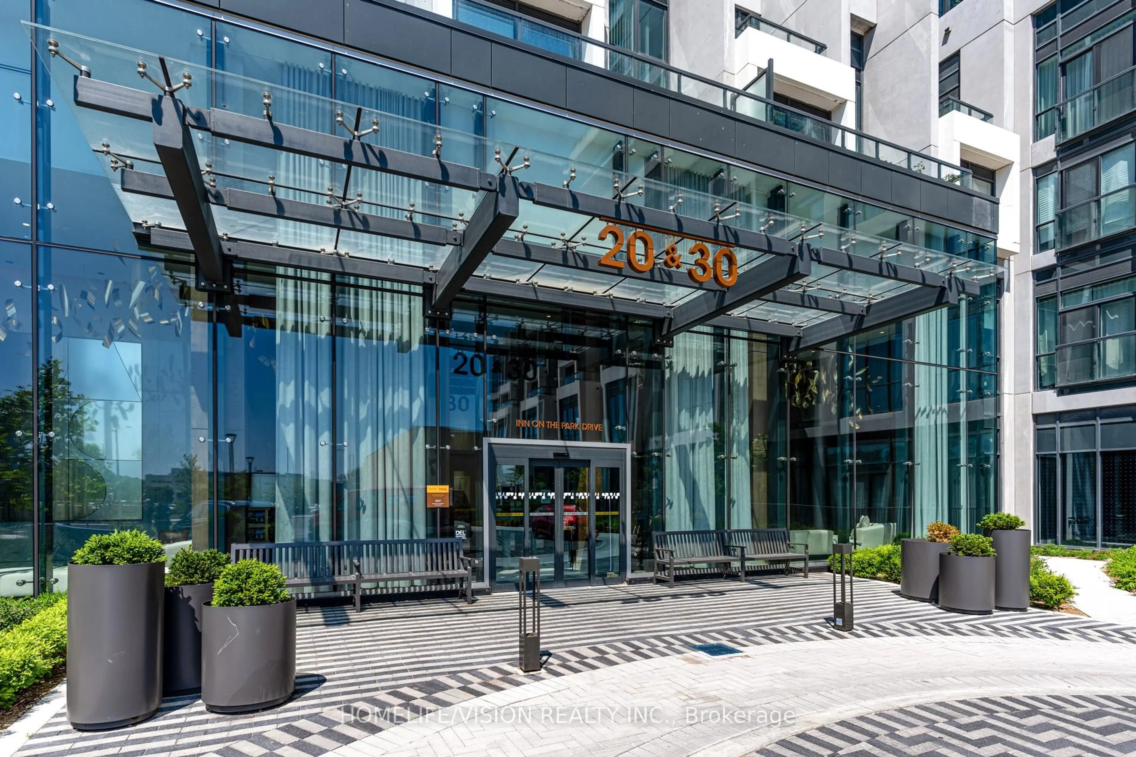 Indoor foyer for 30 Inn On The Park Dr #910, Toronto Ontario M3C 0P7