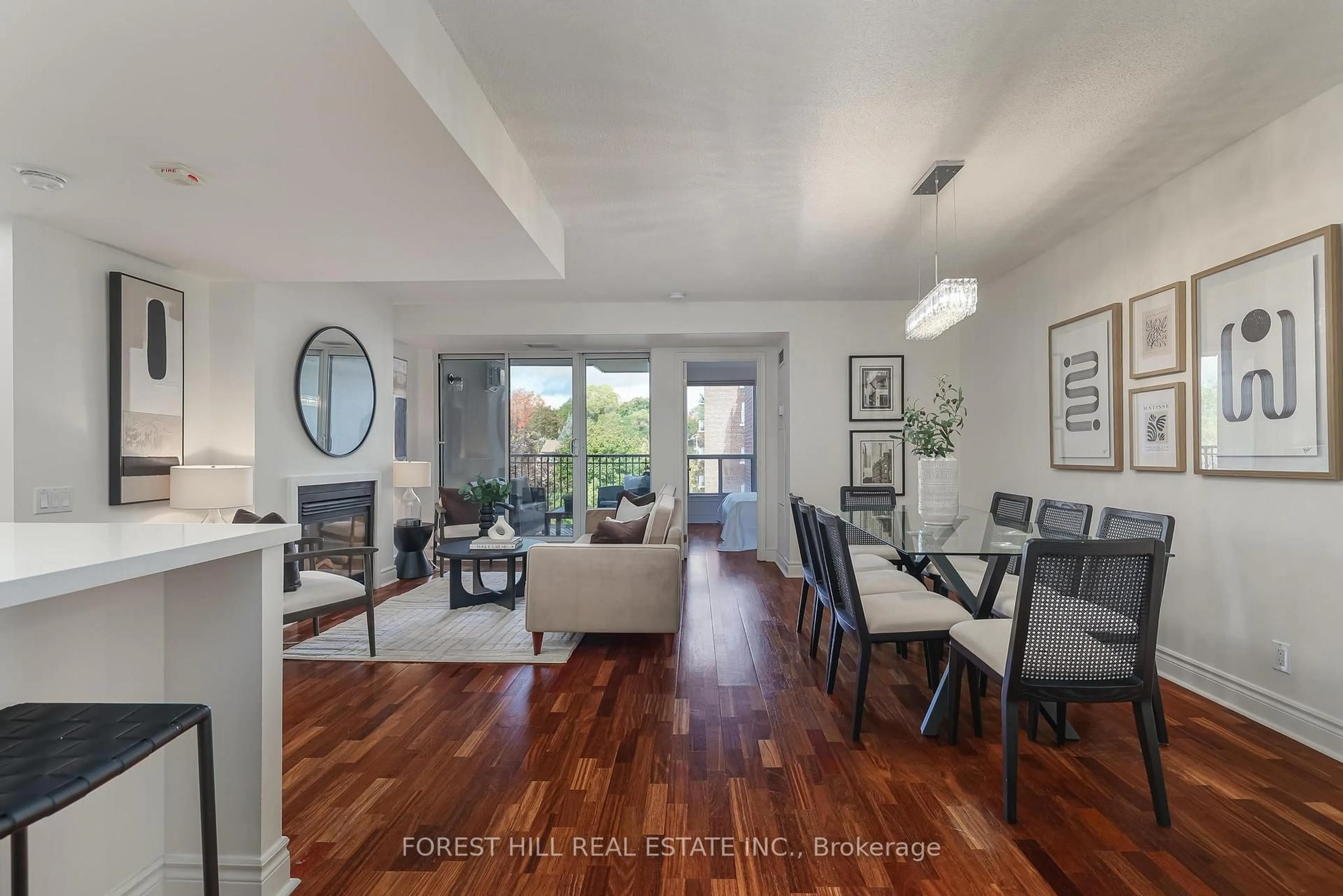 Dining room, wood/laminate floor for 2 Alexandra Blvd #407, Toronto Ontario M4R 1L7