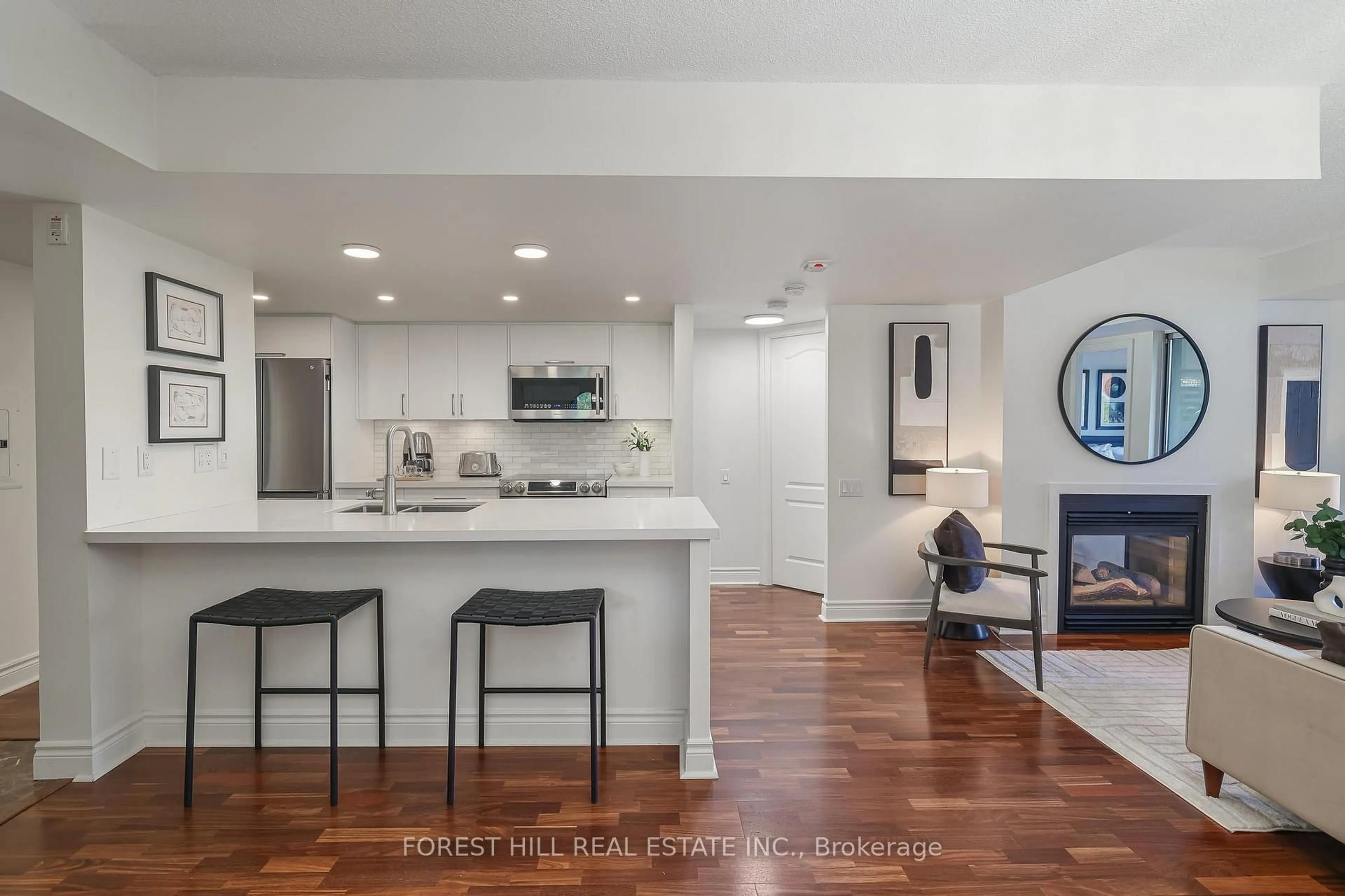 Open concept kitchen, ceramic/tile floor for 2 Alexandra Blvd #407, Toronto Ontario M4R 1L7