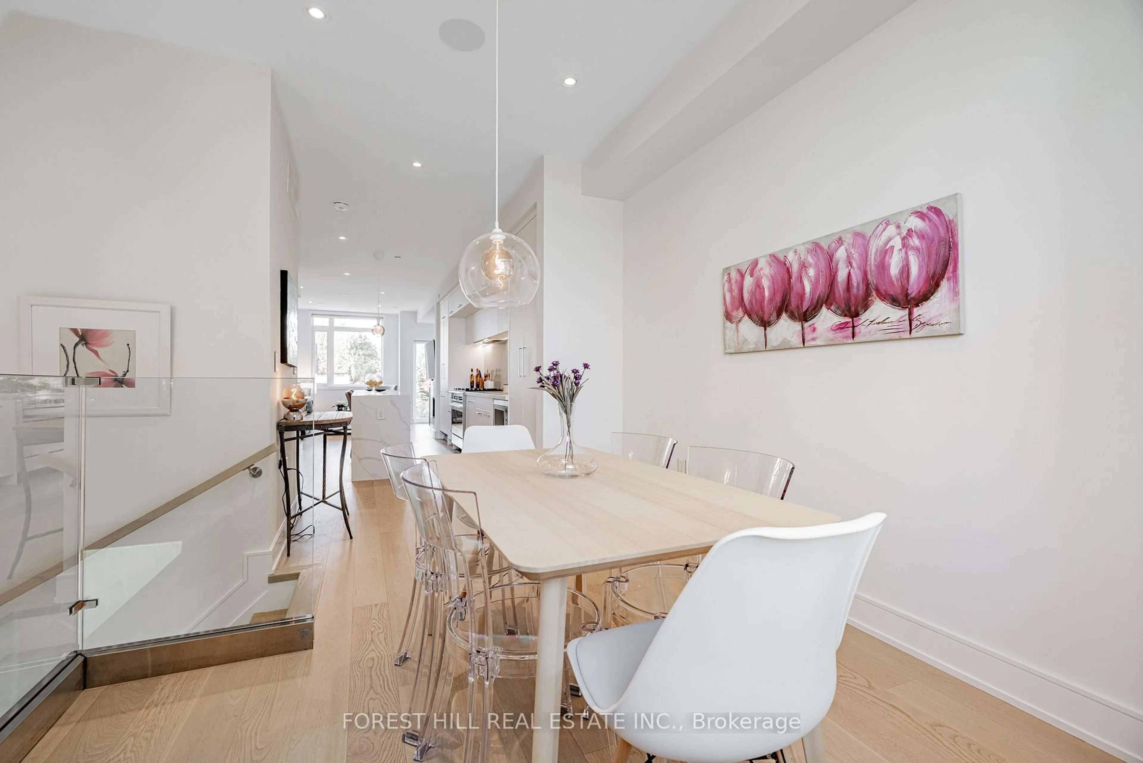 Dining room, wood/laminate floor for 7 Flax Field Lane, Toronto Ontario M4G 1Y4