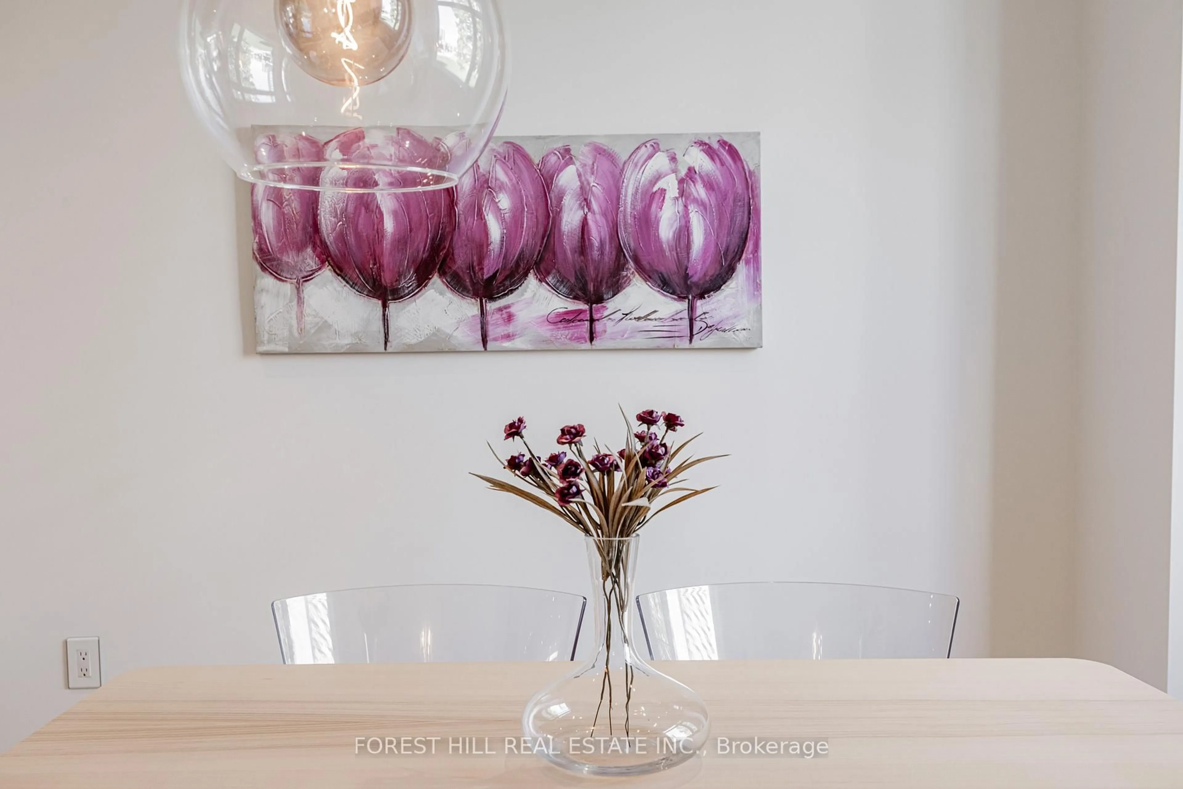 Dining room, wood/laminate floor for 7 Flax Field Lane, Toronto Ontario M4G 1Y4