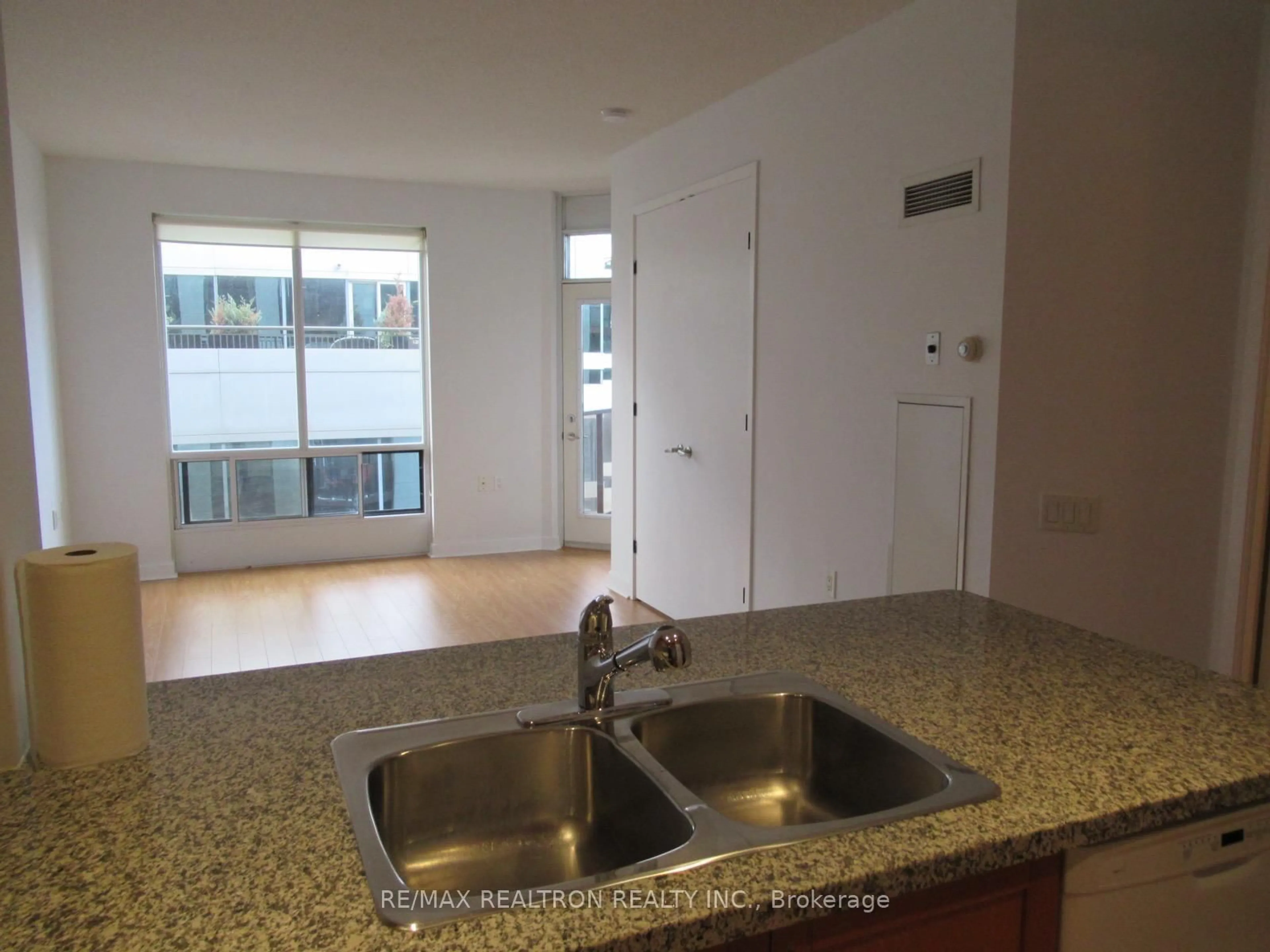Standard kitchen, unknown for 85 Bloor St #1808, Toronto Ontario M4W 3Y1