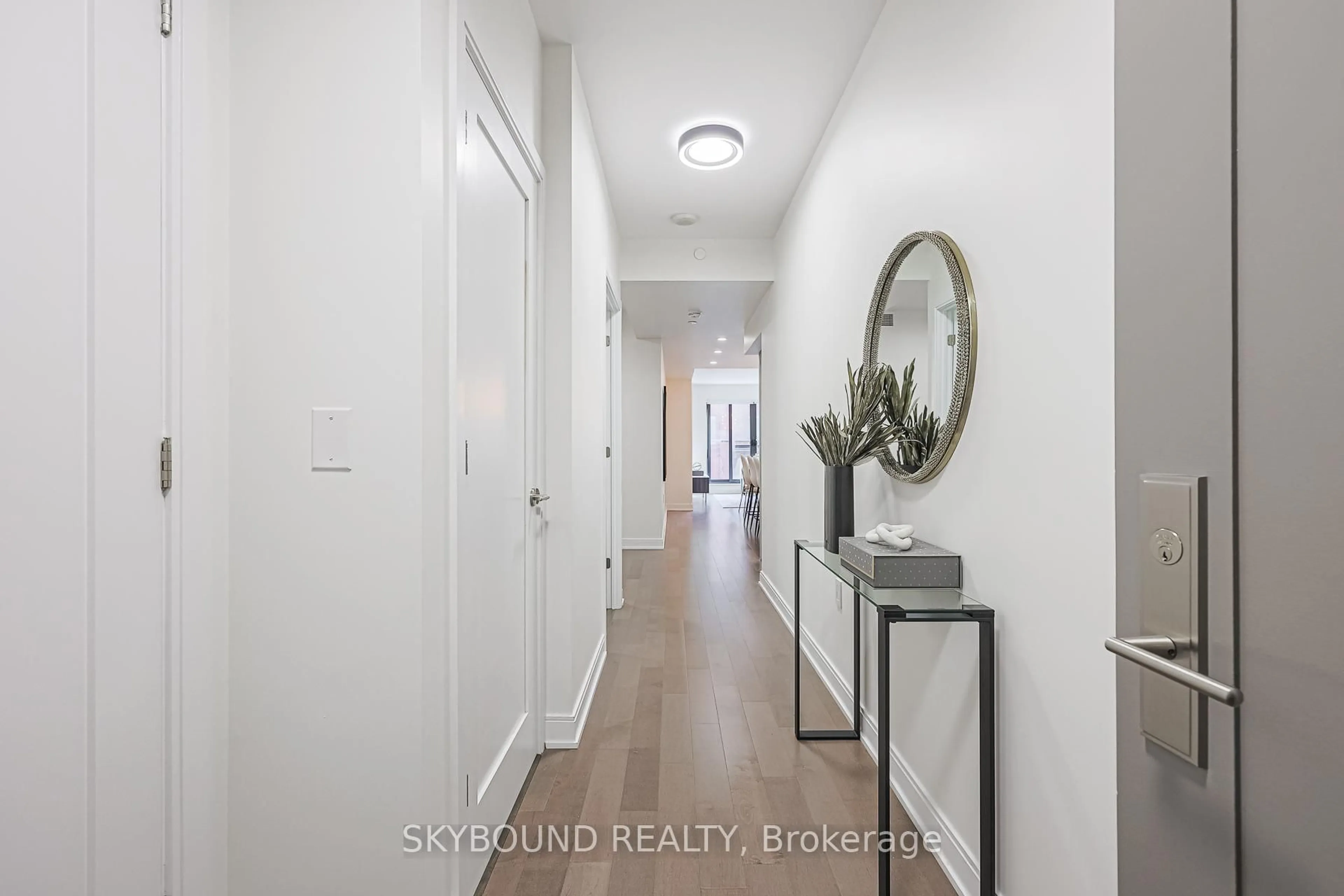 Indoor entryway for 55 Front St #323, Toronto Ontario M5E 0A7