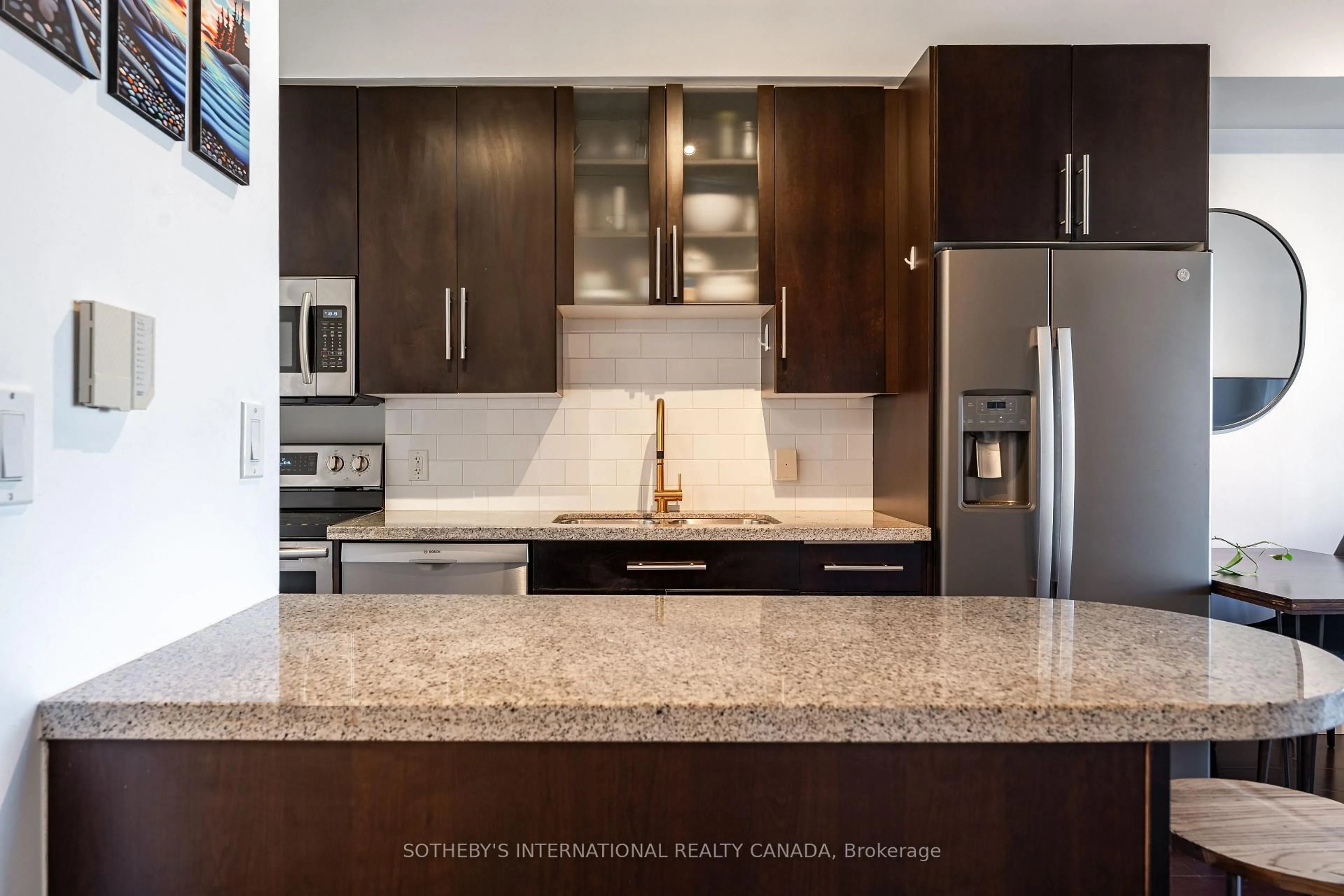 Contemporary kitchen, unknown for 1005 King St #810, Toronto Ontario M6K 3M8