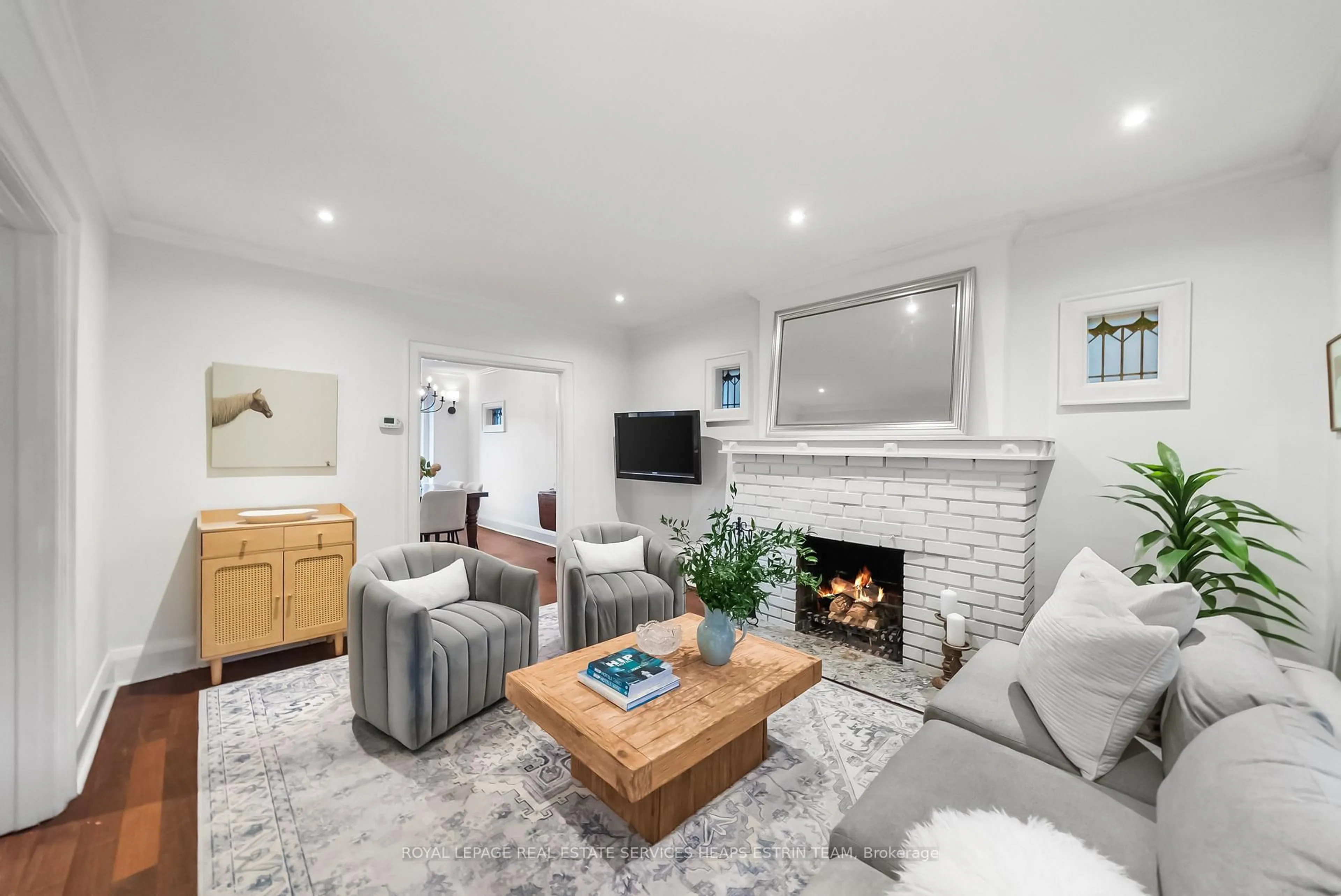 Living room with furniture, unknown for 48 Manor Rd, Toronto Ontario M5P 1E7