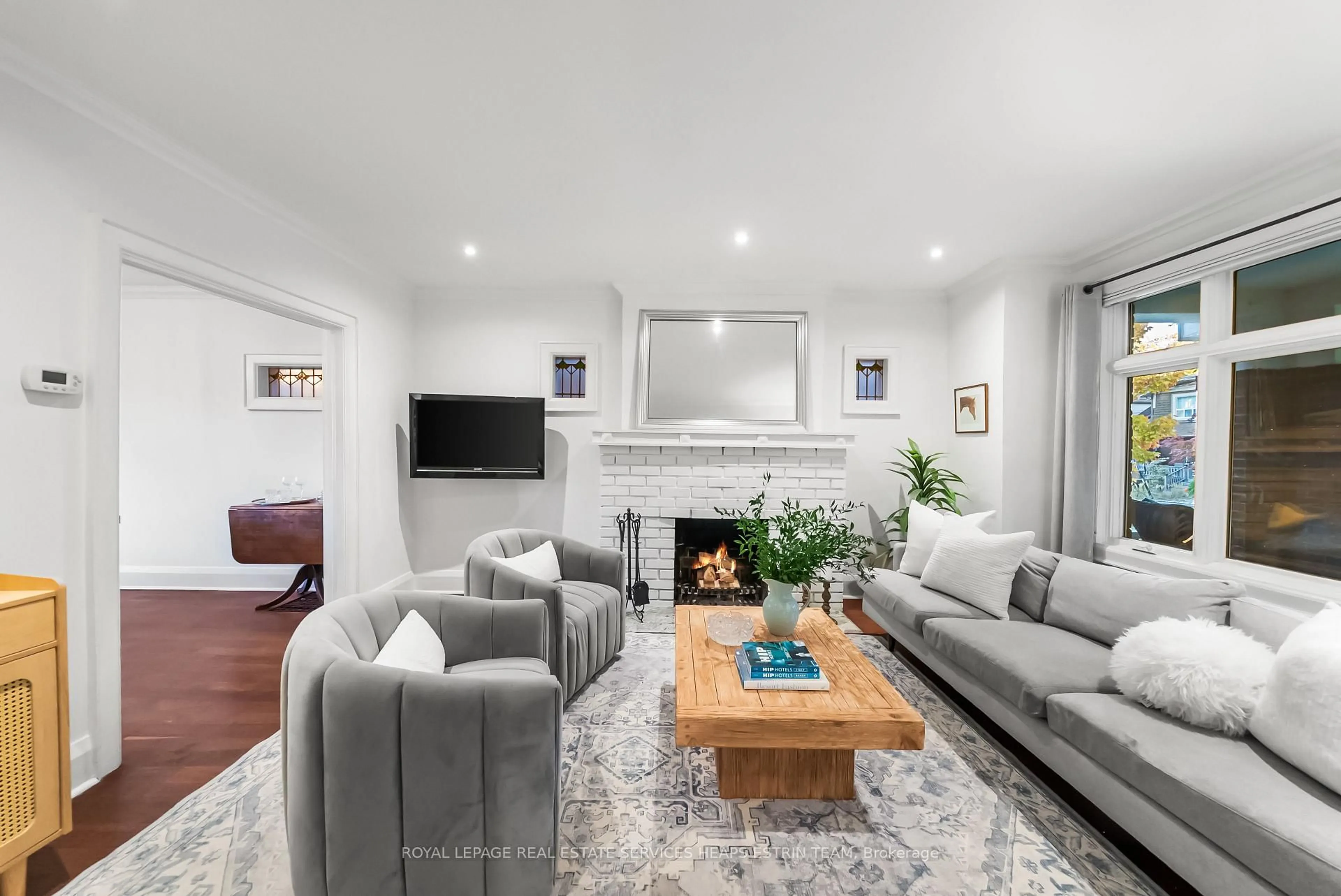 Living room with furniture, unknown for 48 Manor Rd, Toronto Ontario M5P 1E7