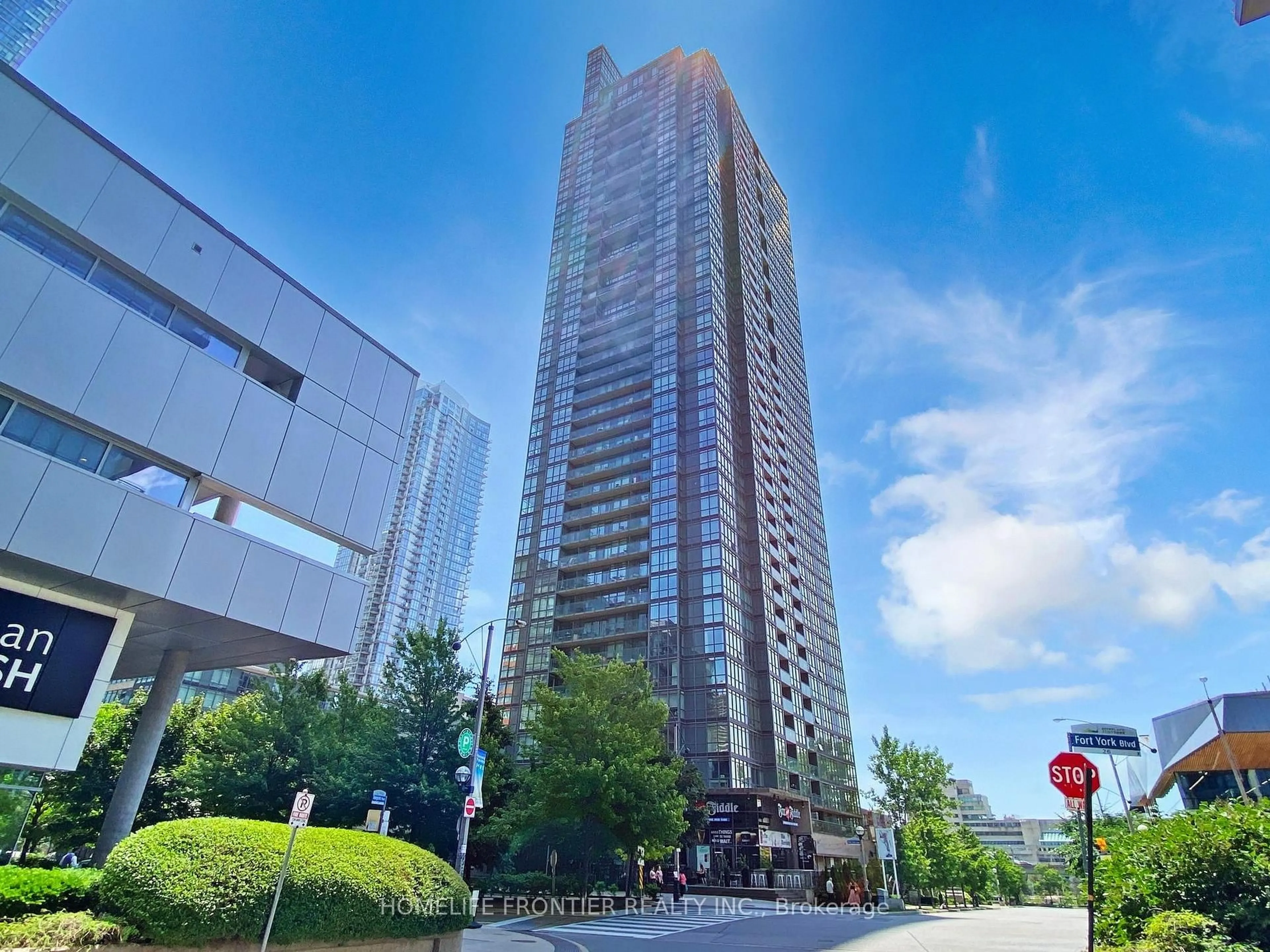 Indoor foyer for 15 Fort York Blvd #1109, Toronto Ontario M5V 3Y4