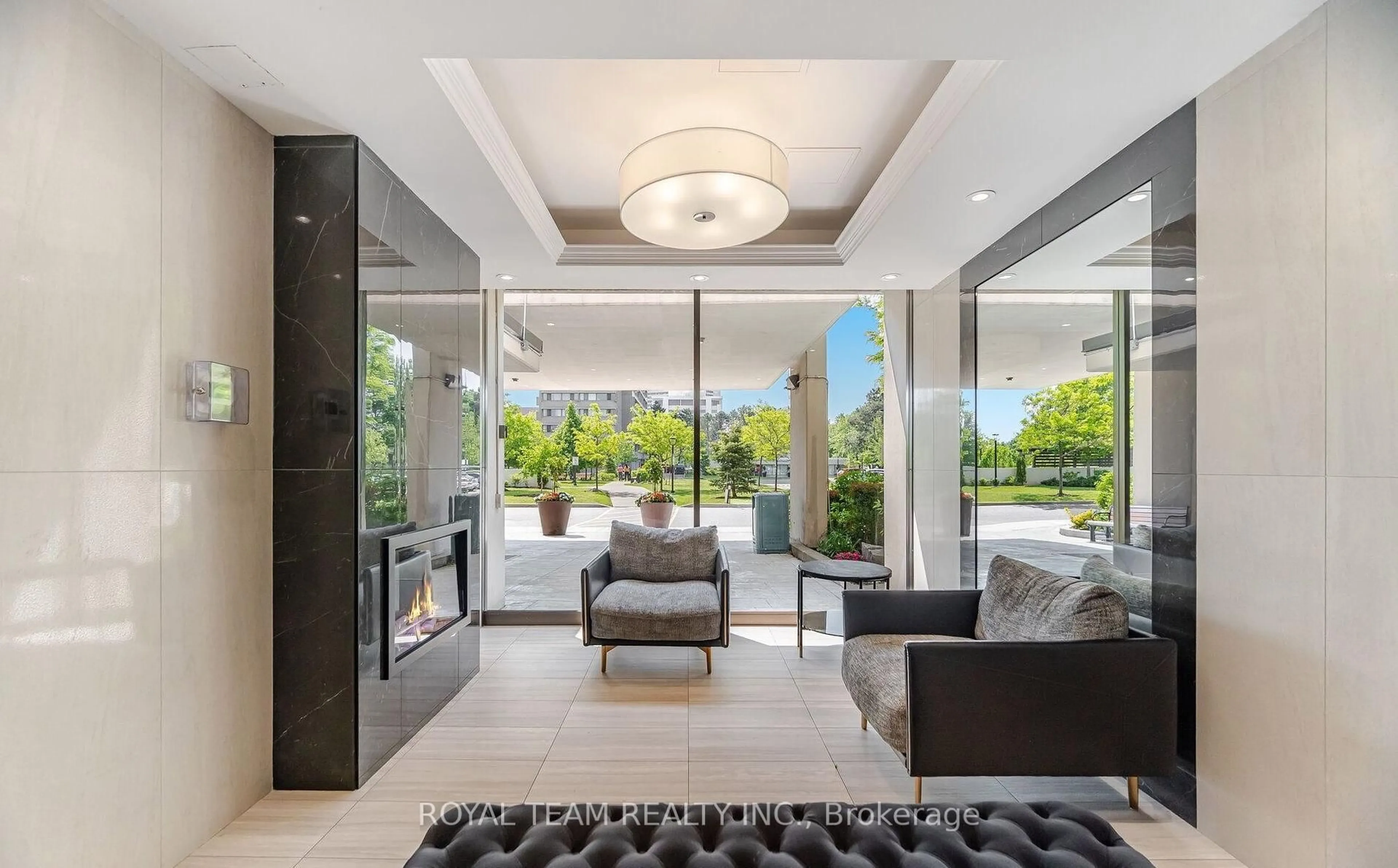 Unknown for 735 Don Mills Rd #201, Toronto Ontario M3C 1S9