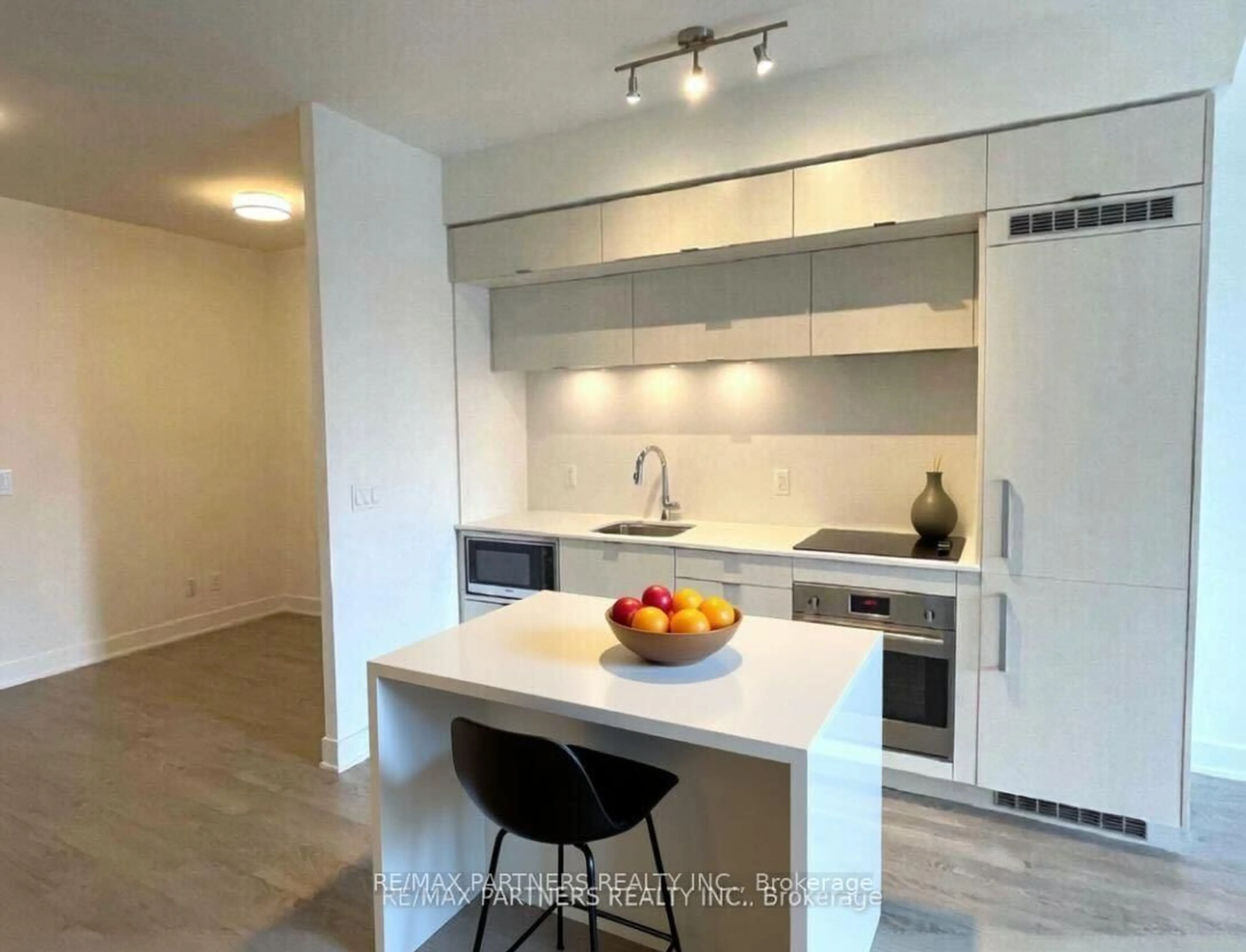 Open concept kitchen, ceramic/tile floor for 38 Cameron St #716, Toronto Ontario M2N 1H1