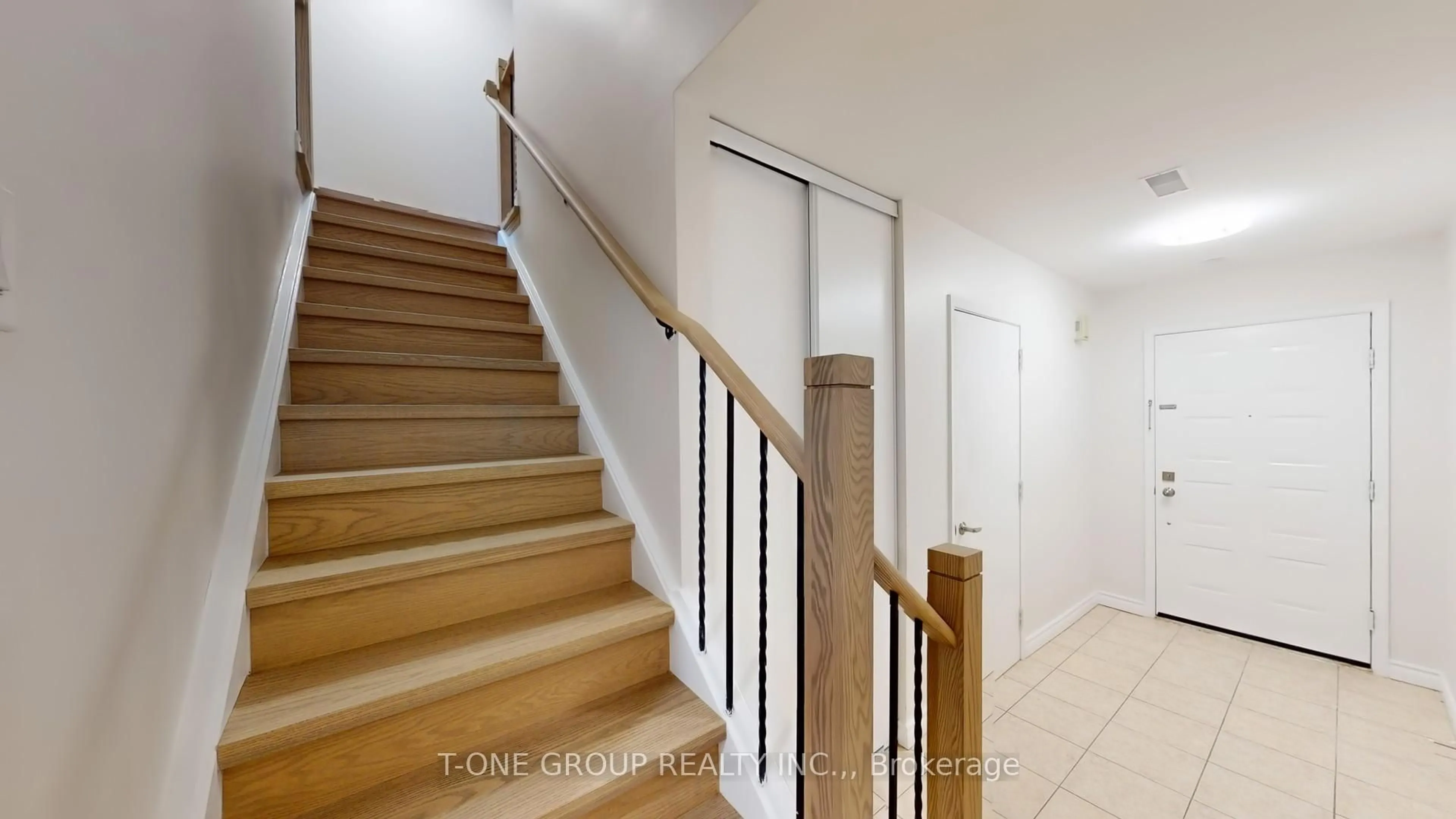 Stairs for 632 Adelaide St, Toronto Ontario M6J 1A9
