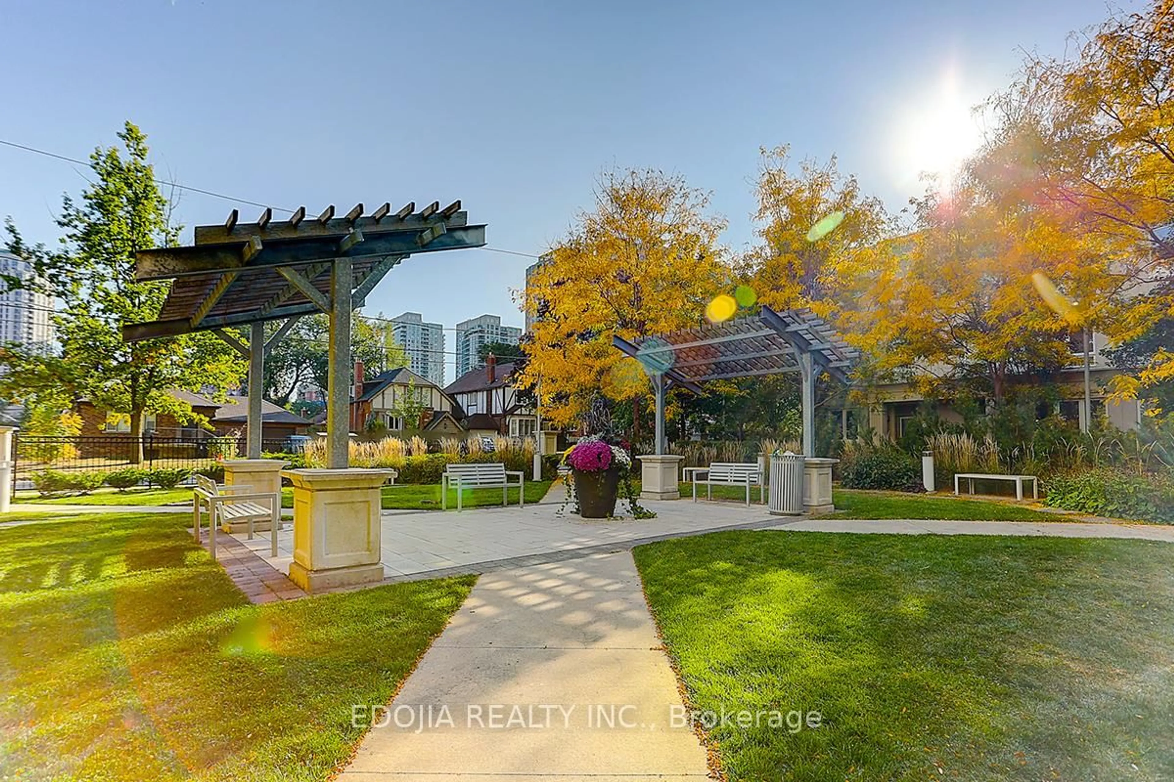 Patio, street for 17 Anndale Dr #1617, Toronto Ontario M2N 2W7