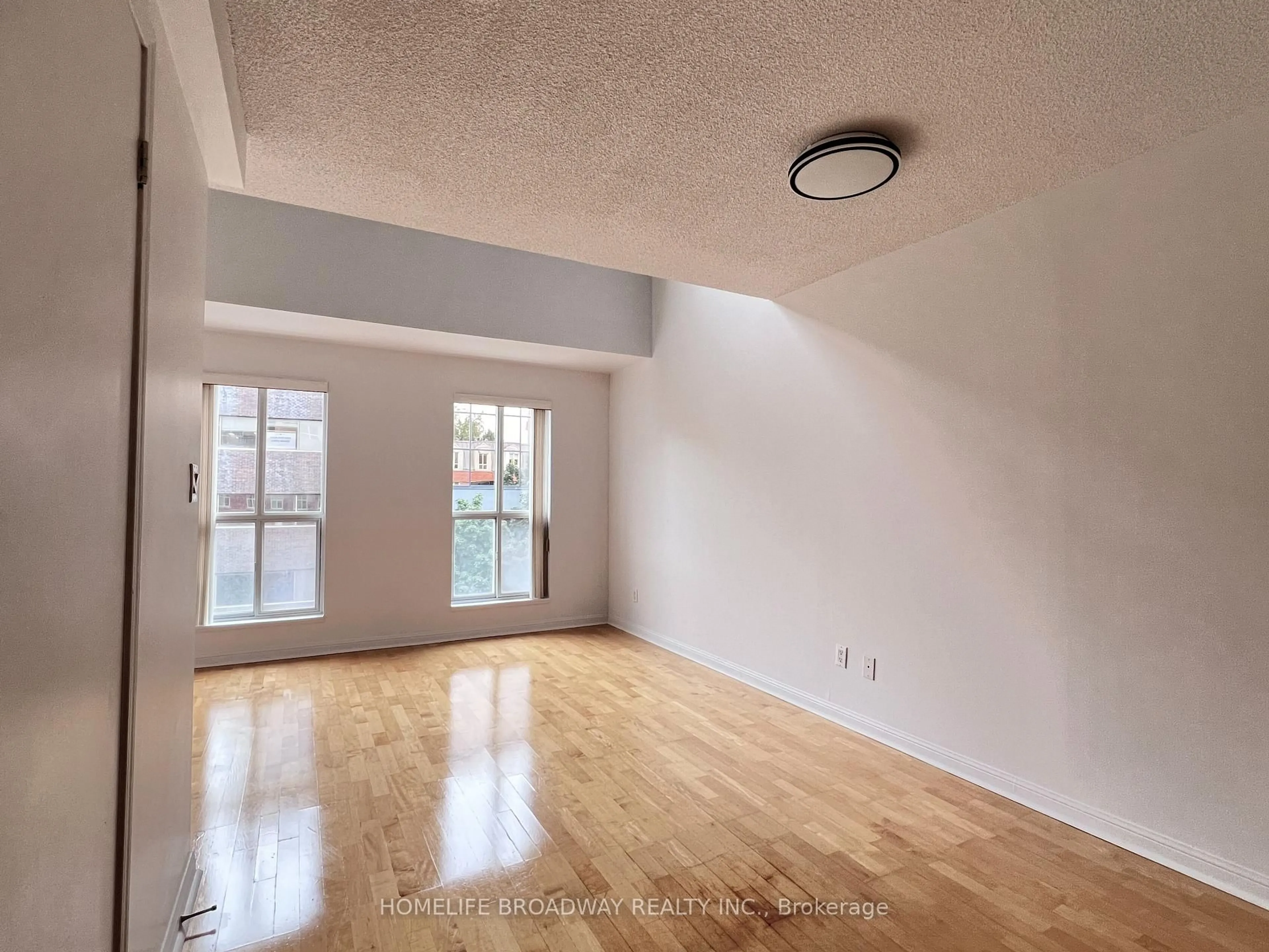 A pic of a room for 119 Merton St #406, Toronto Ontario M4S 3G5