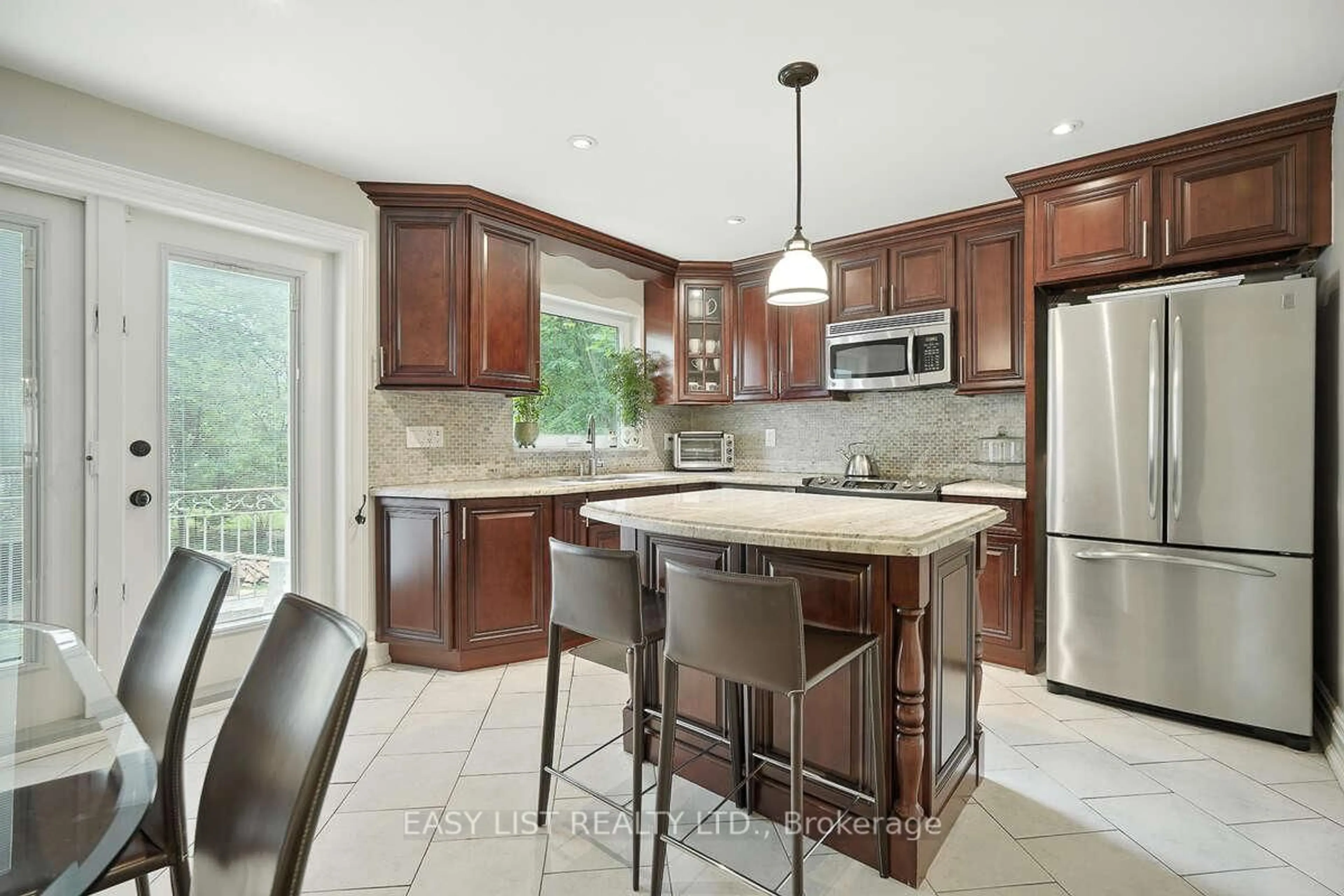 Unknown for 17 Denmark Cres, Toronto Ontario M2R 1J3