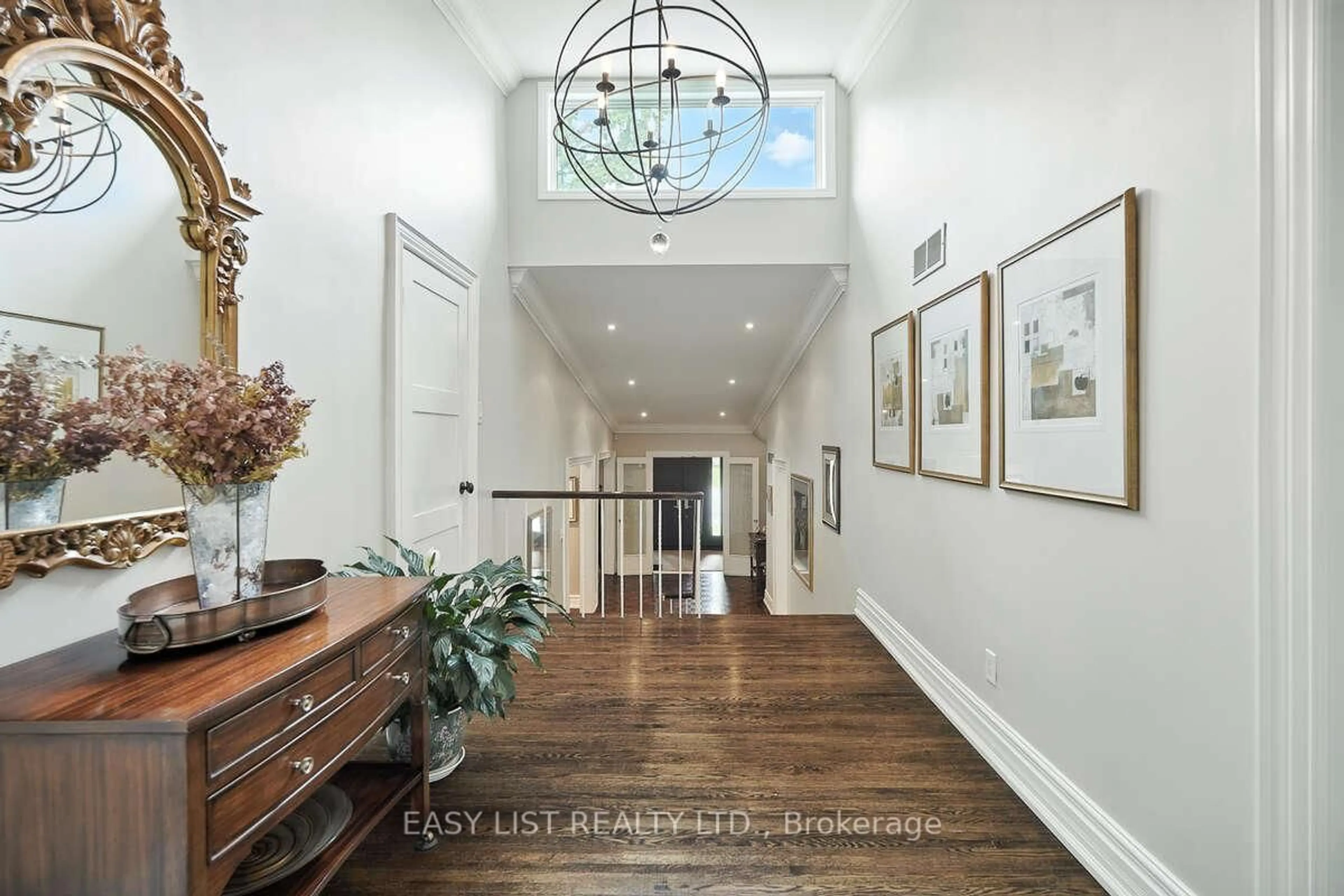 Indoor entryway for 17 Denmark Cres, Toronto Ontario M2R 1J3