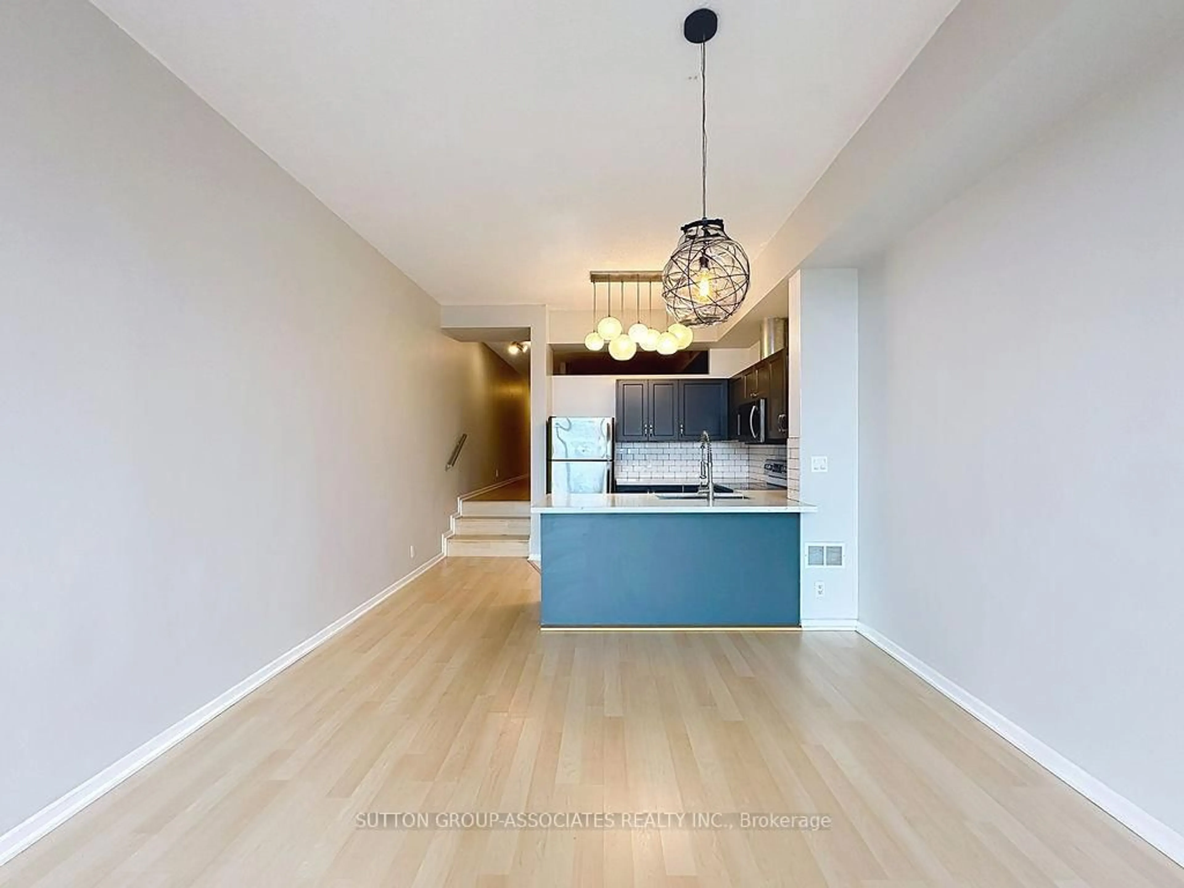 Open concept kitchen, unknown for 388 Richmond St #419, Toronto Ontario M5V 3P1
