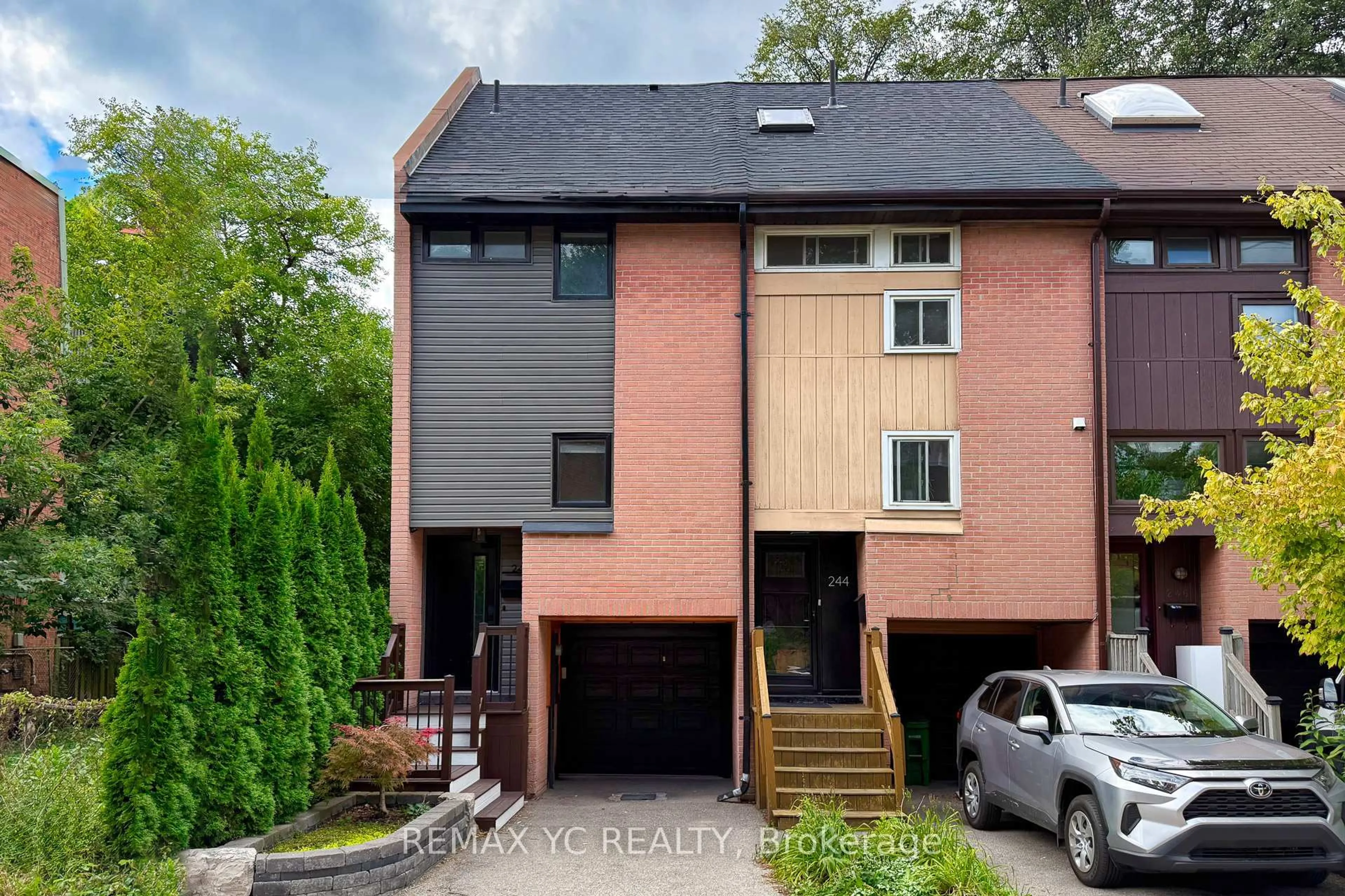 Home with brick exterior material, street for 242 Milan St, Toronto Ontario M5A 3Z6