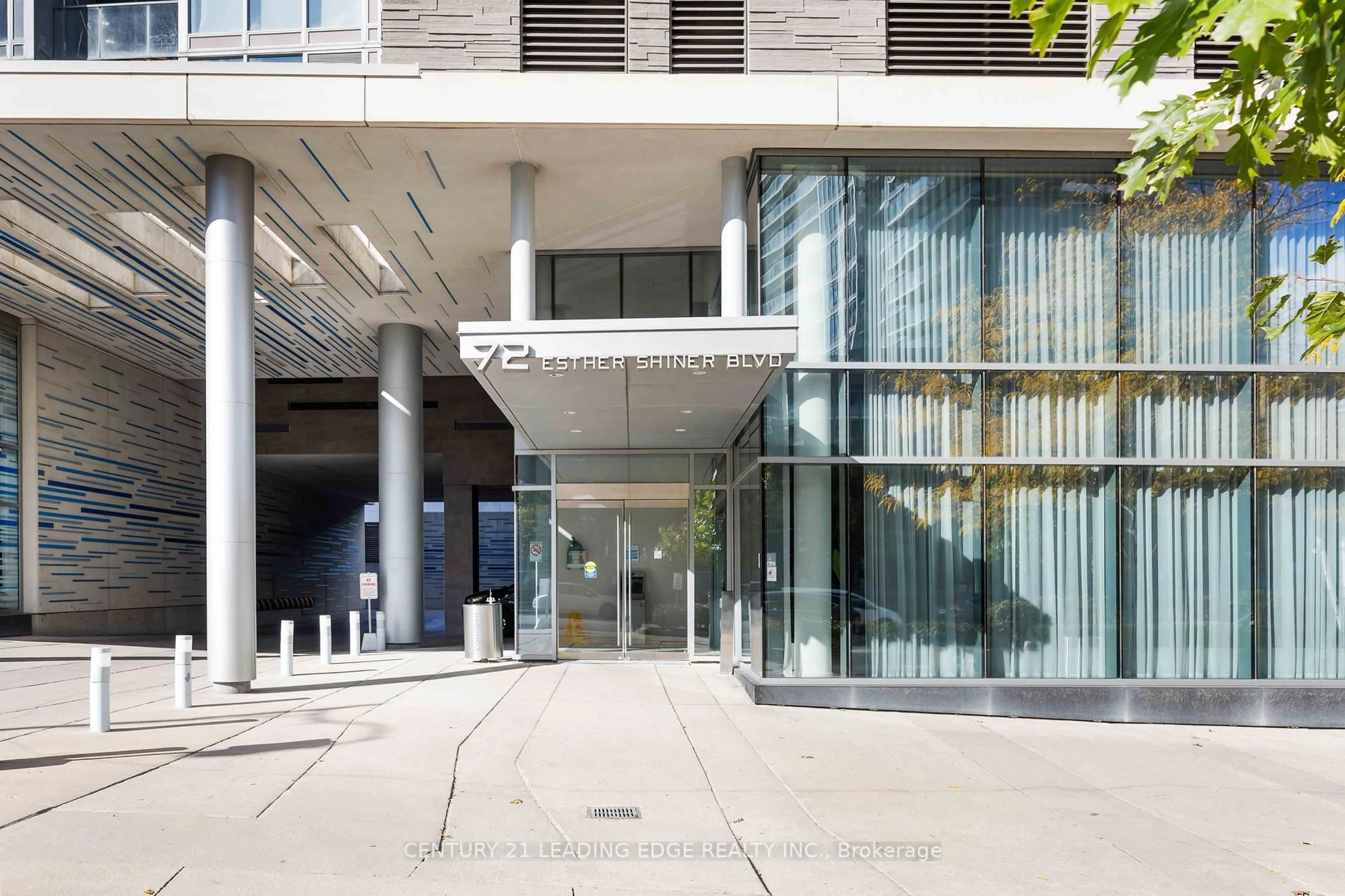 Indoor foyer for 72 Esther Shiner Blvd #1106, Toronto Ontario M2K 0C4