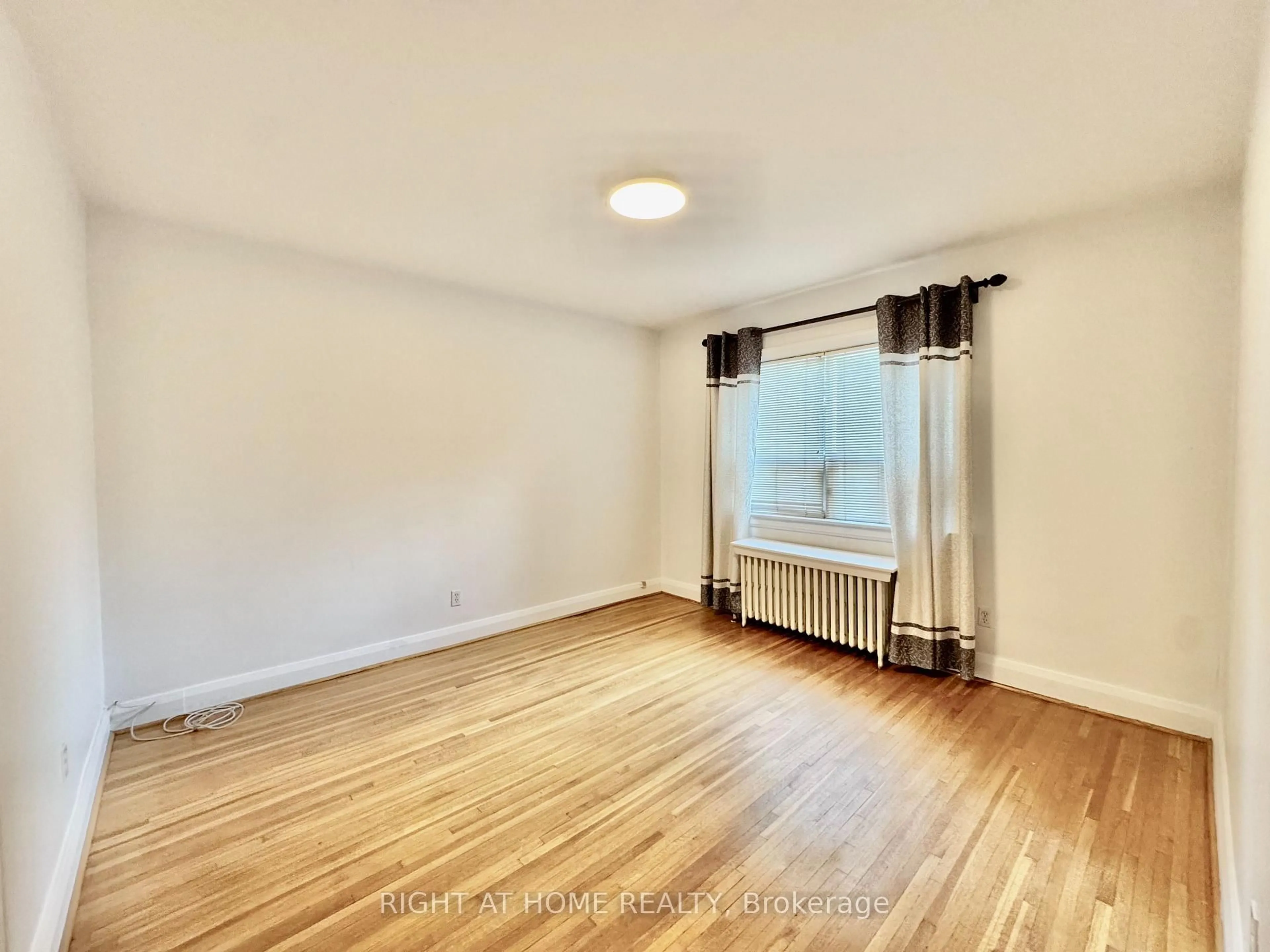 A pic of a room for 1198 Avenue Rd, Toronto Ontario M5N 2G1