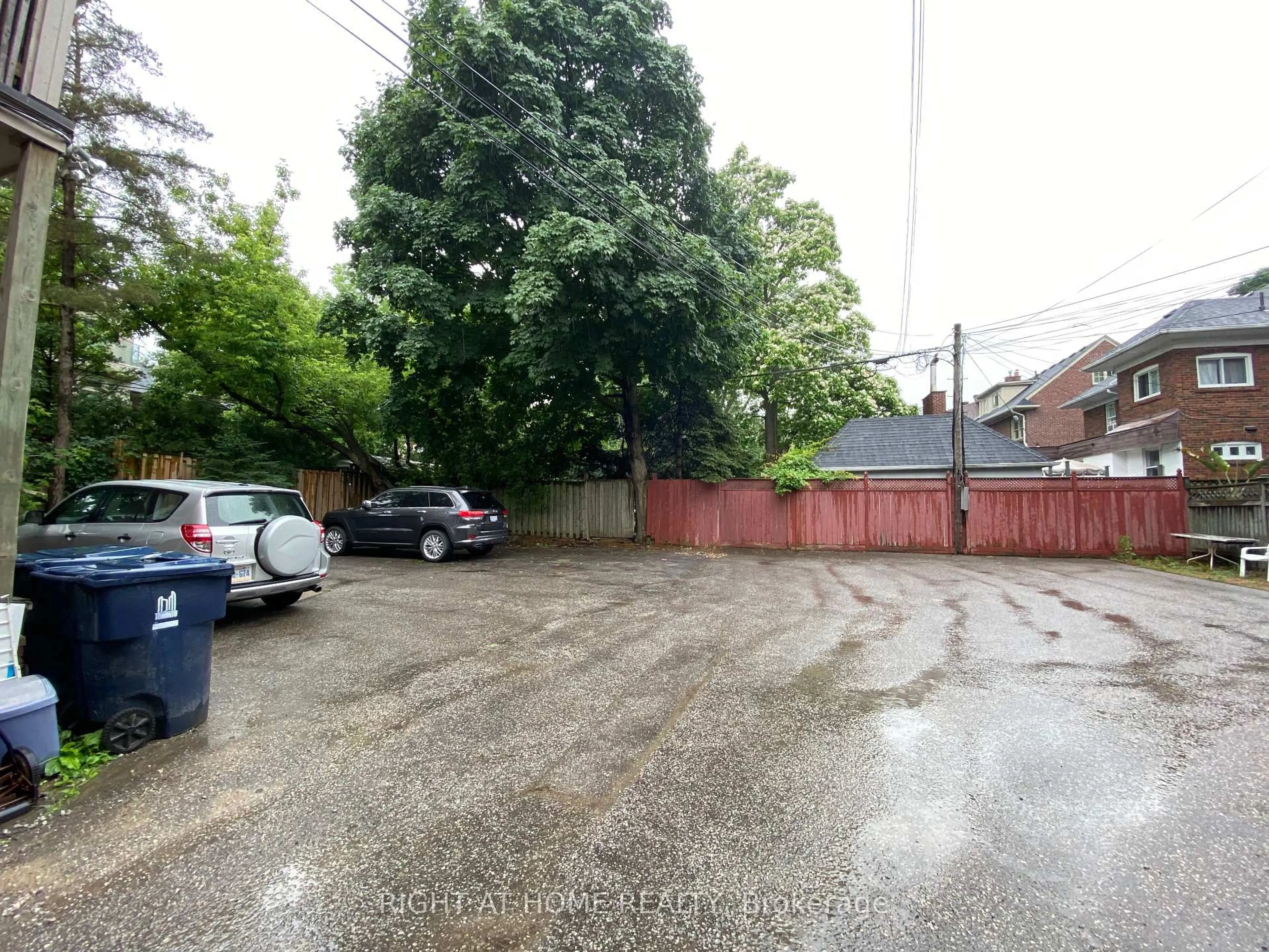 Parking for 1196 Avenue Rd, Toronto Ontario M5N 2G1