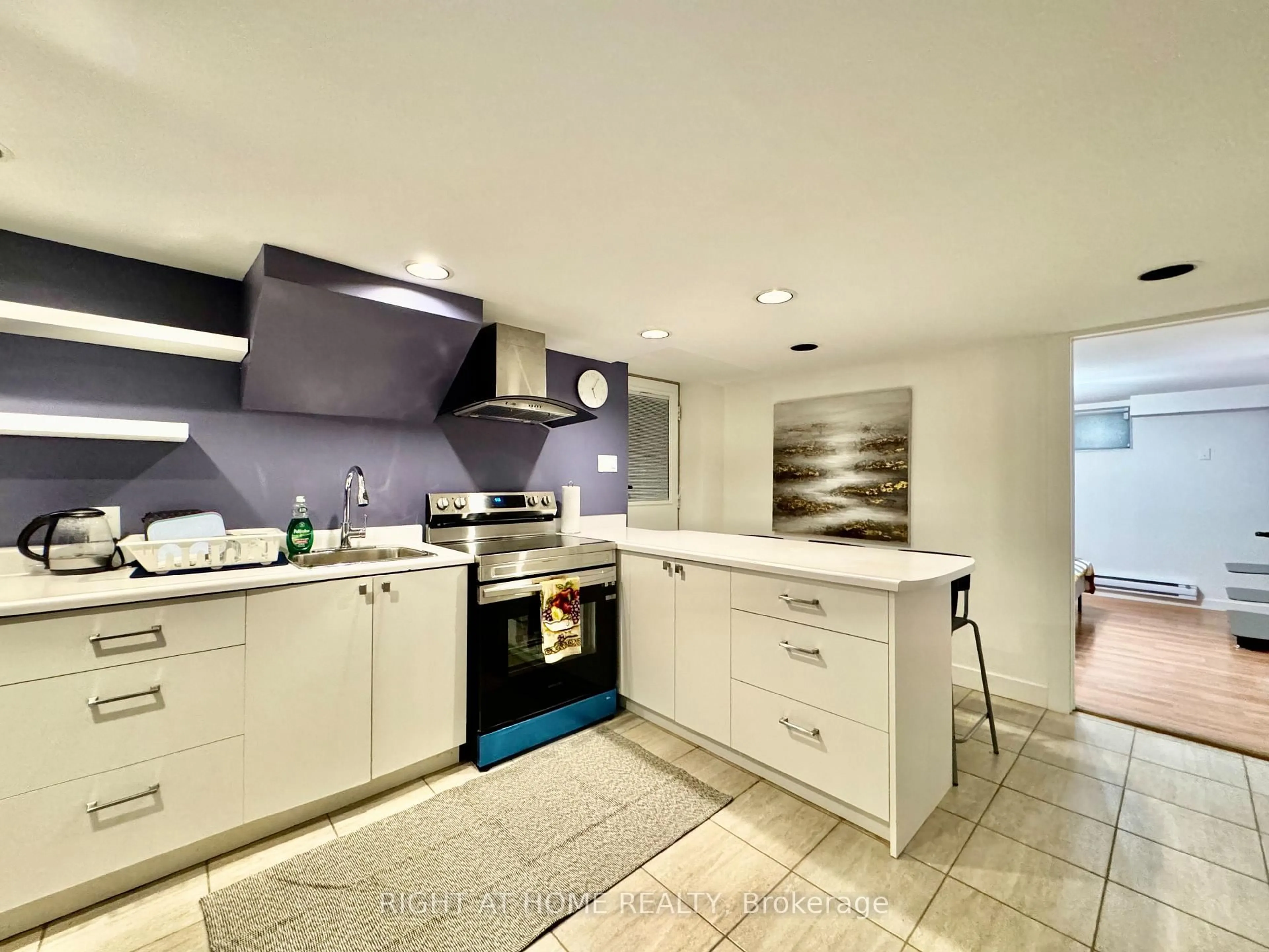 Contemporary kitchen, ceramic/tile floor for 1196 Avenue Rd, Toronto Ontario M5N 2G1