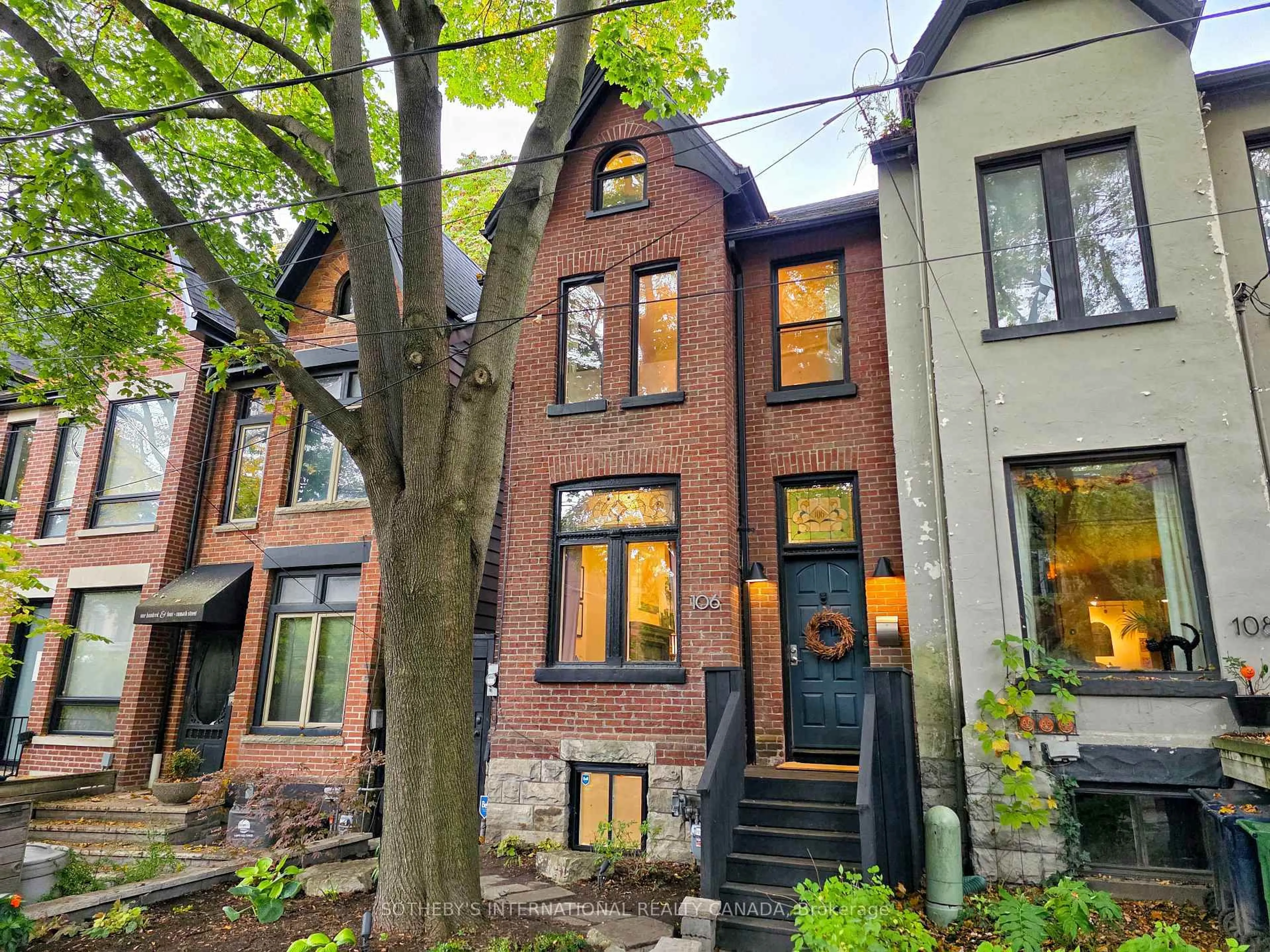 Home with brick exterior material, street for 106 Sumach St, Toronto Ontario M5A 3J9