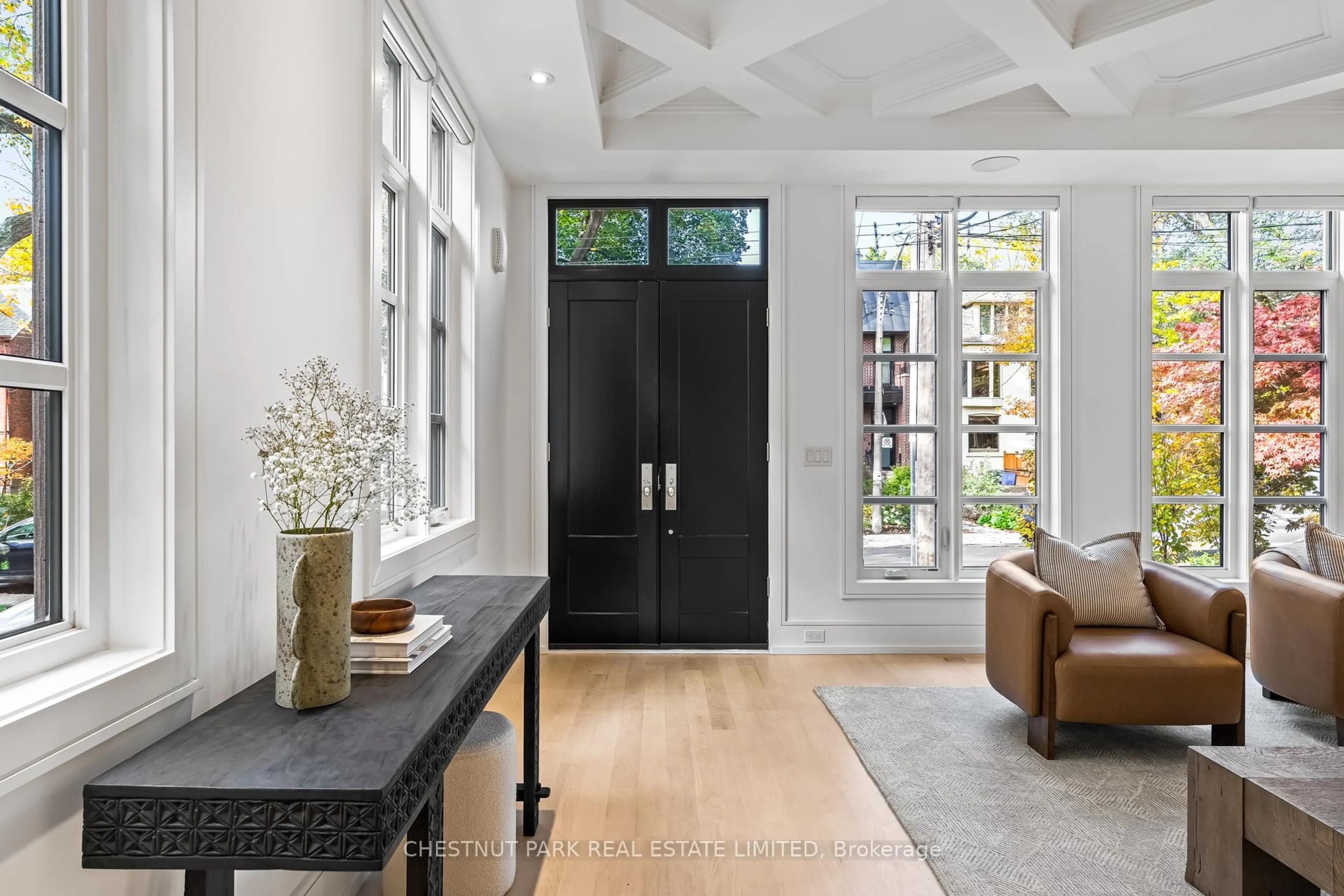 Indoor entryway for 179 Howland Ave, Toronto Ontario M5R 3B7