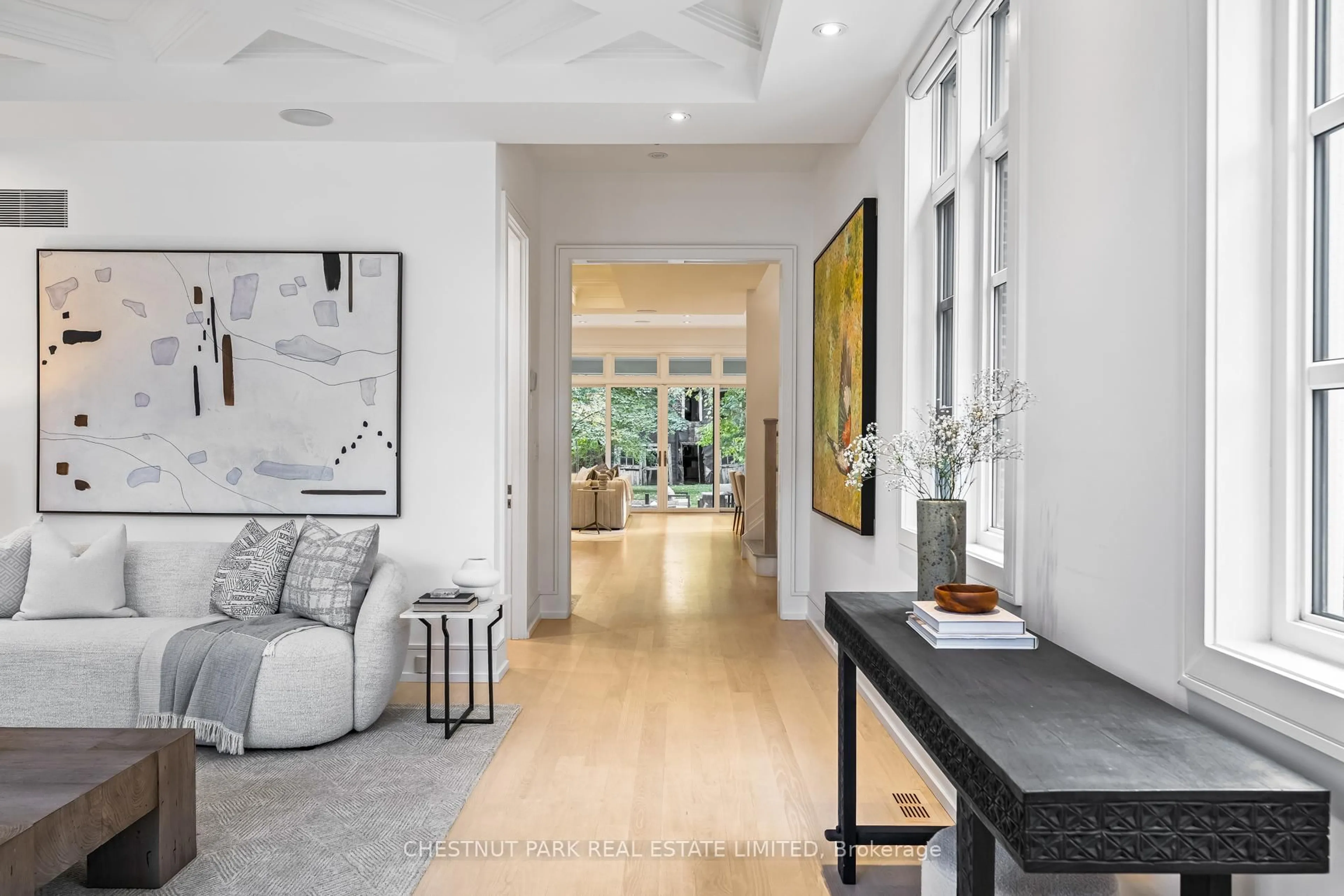 Indoor entryway for 179 Howland Ave, Toronto Ontario M5R 3B7