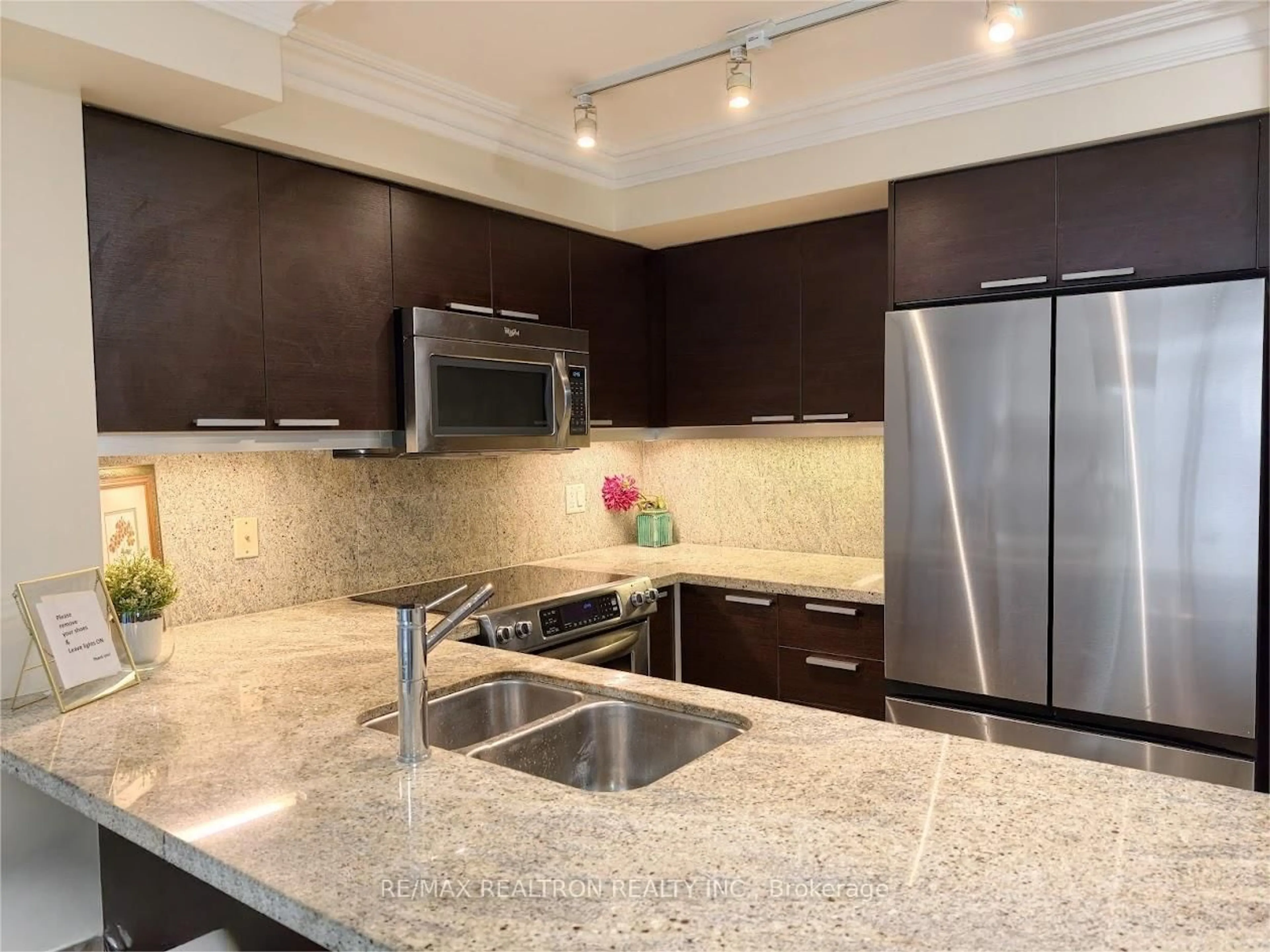 Unknown for 650 Sheppard Ave #412, Toronto Ontario M2K 3E4