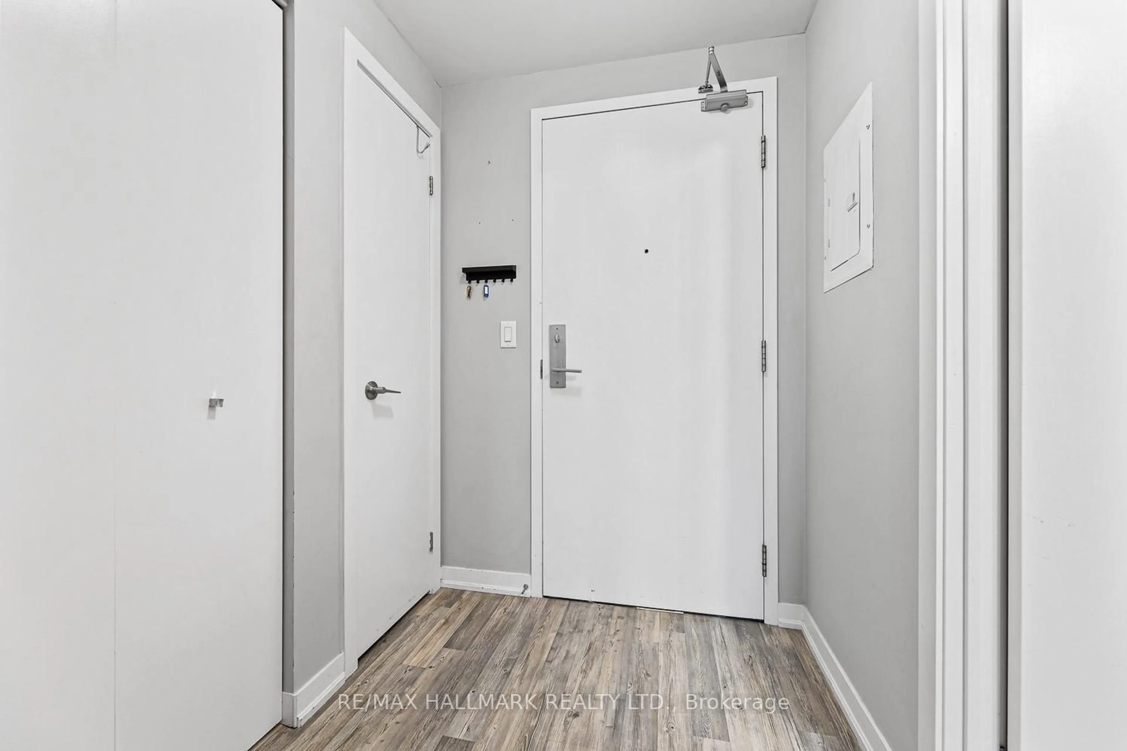 Indoor entryway for 69 Lynn Williams St #709, Toronto Ontario M6K 3R7