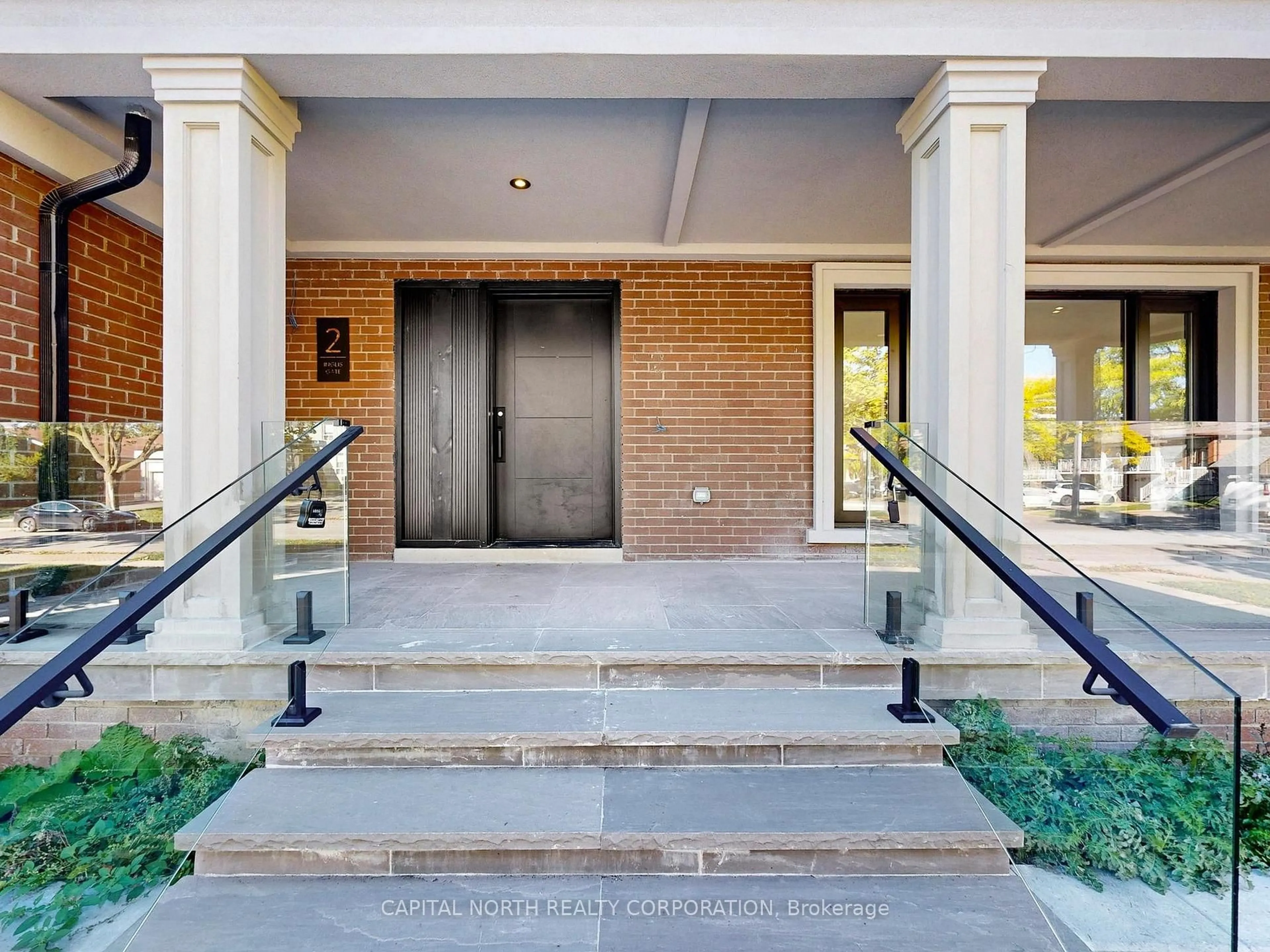 Indoor foyer for 2 Inglis Gate, Toronto Ontario M2R 3G3