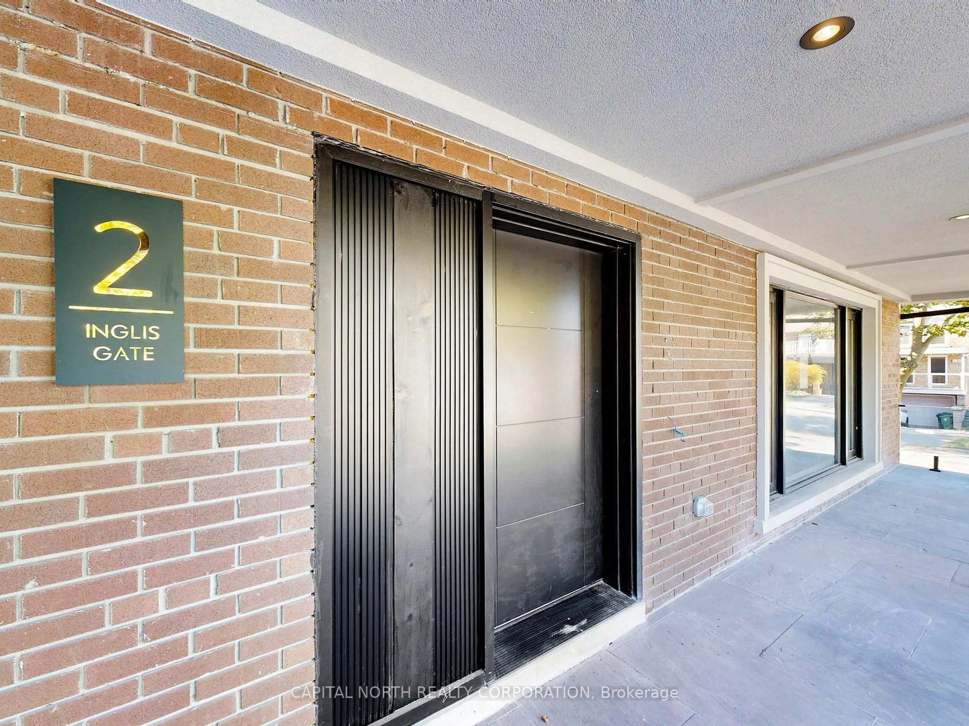 Unknown for 2 Inglis Gate, Toronto Ontario M2R 3G3