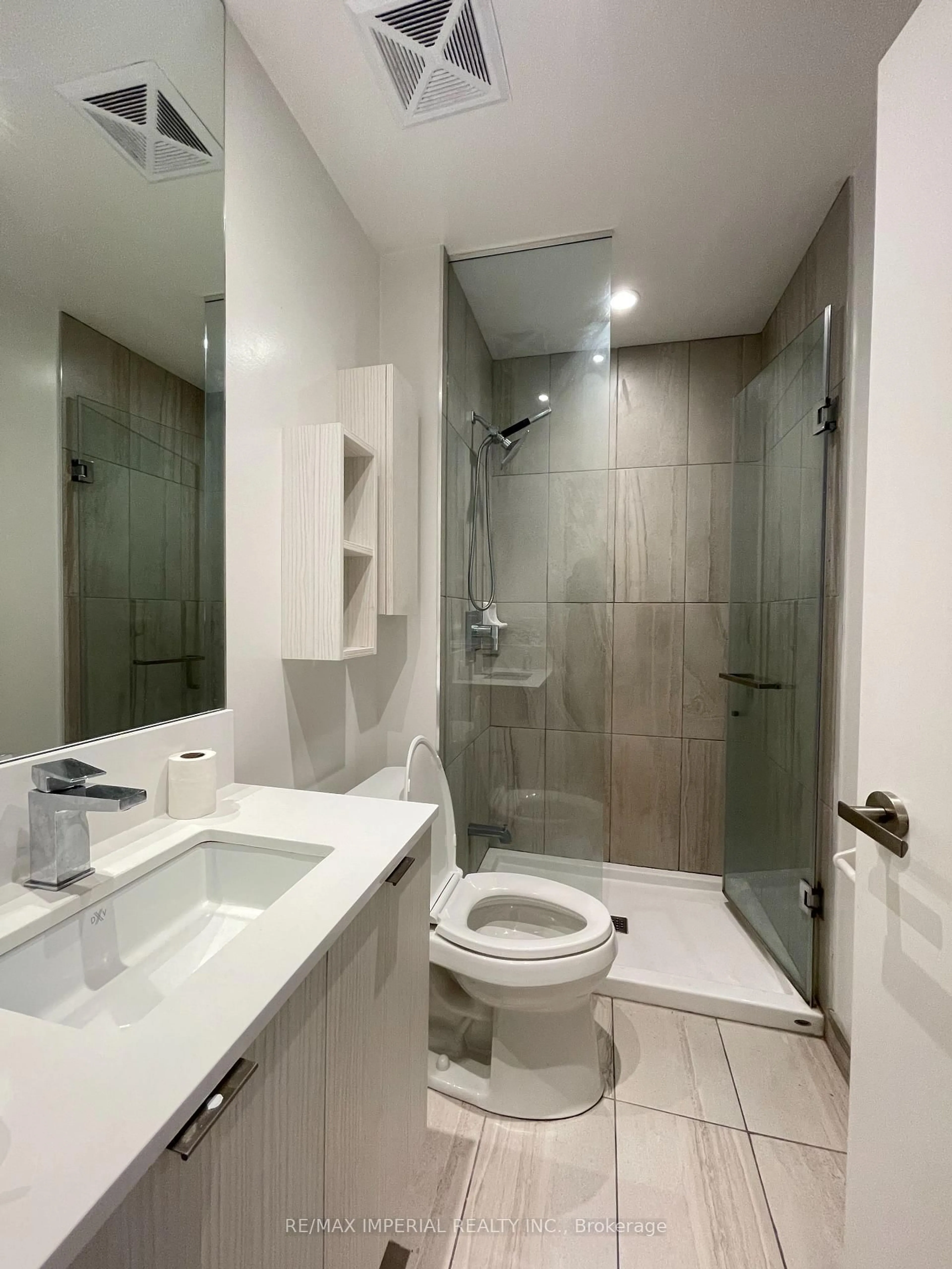 Standard bathroom, ceramic/tile floor for 195 Redpath Ave #405, Toronto Ontario M4P 0E4