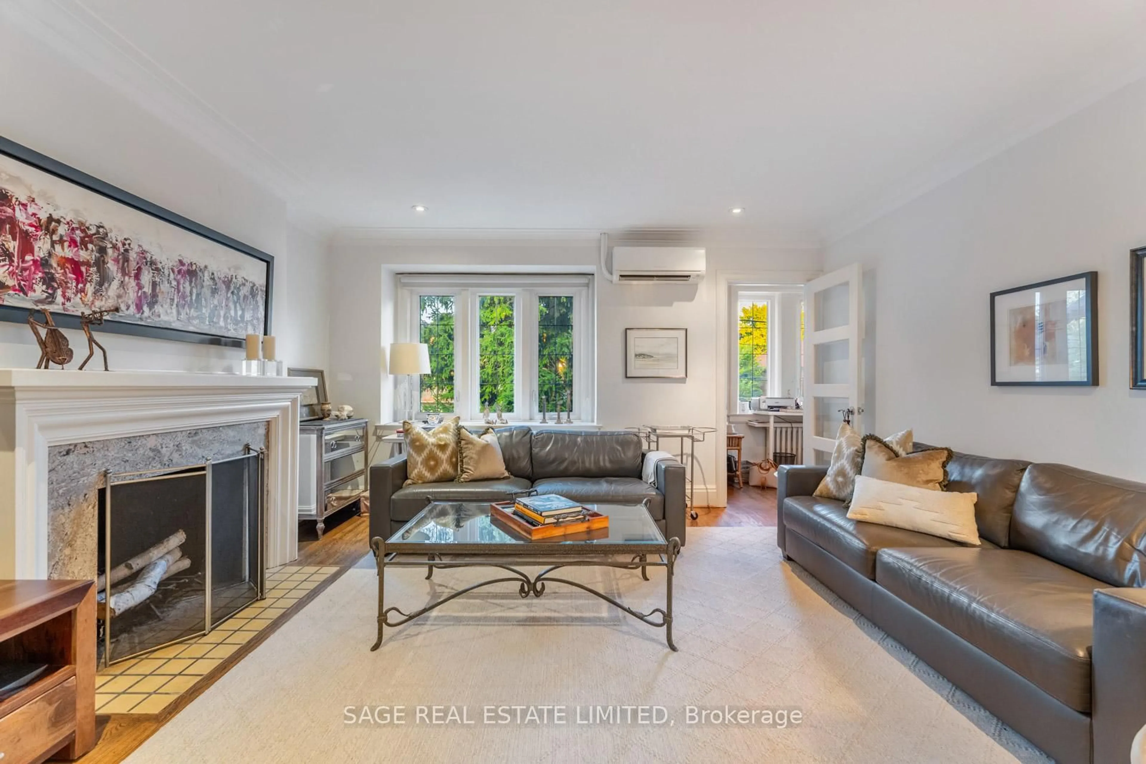 Living room with furniture, unknown for 1208 Avenue Rd, Toronto Ontario M5N 2G4