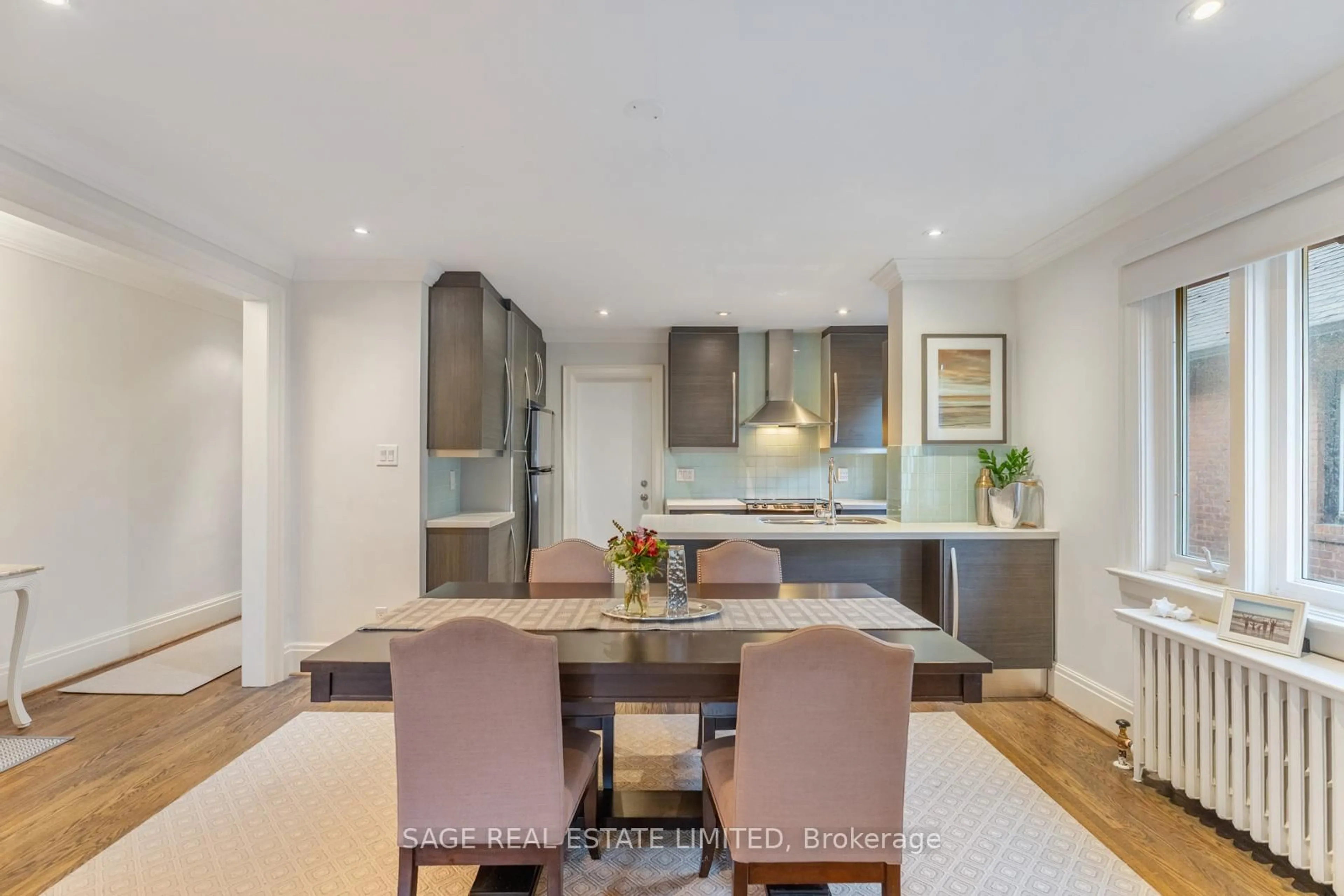 Contemporary kitchen, unknown for 1208 Avenue Rd, Toronto Ontario M5N 2G4