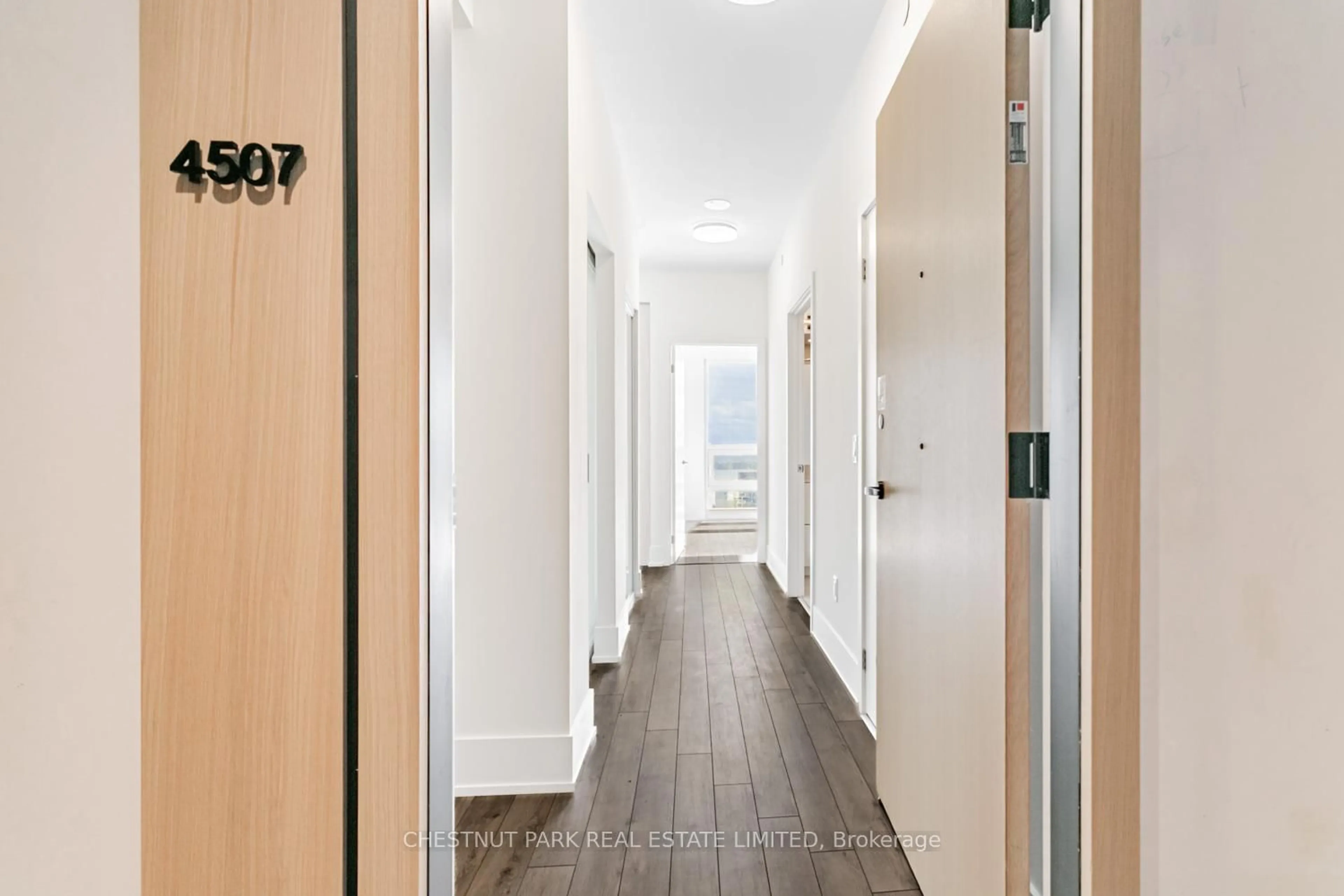 Indoor foyer for 89 Church St #4507, Toronto Ontario M5C 0B7