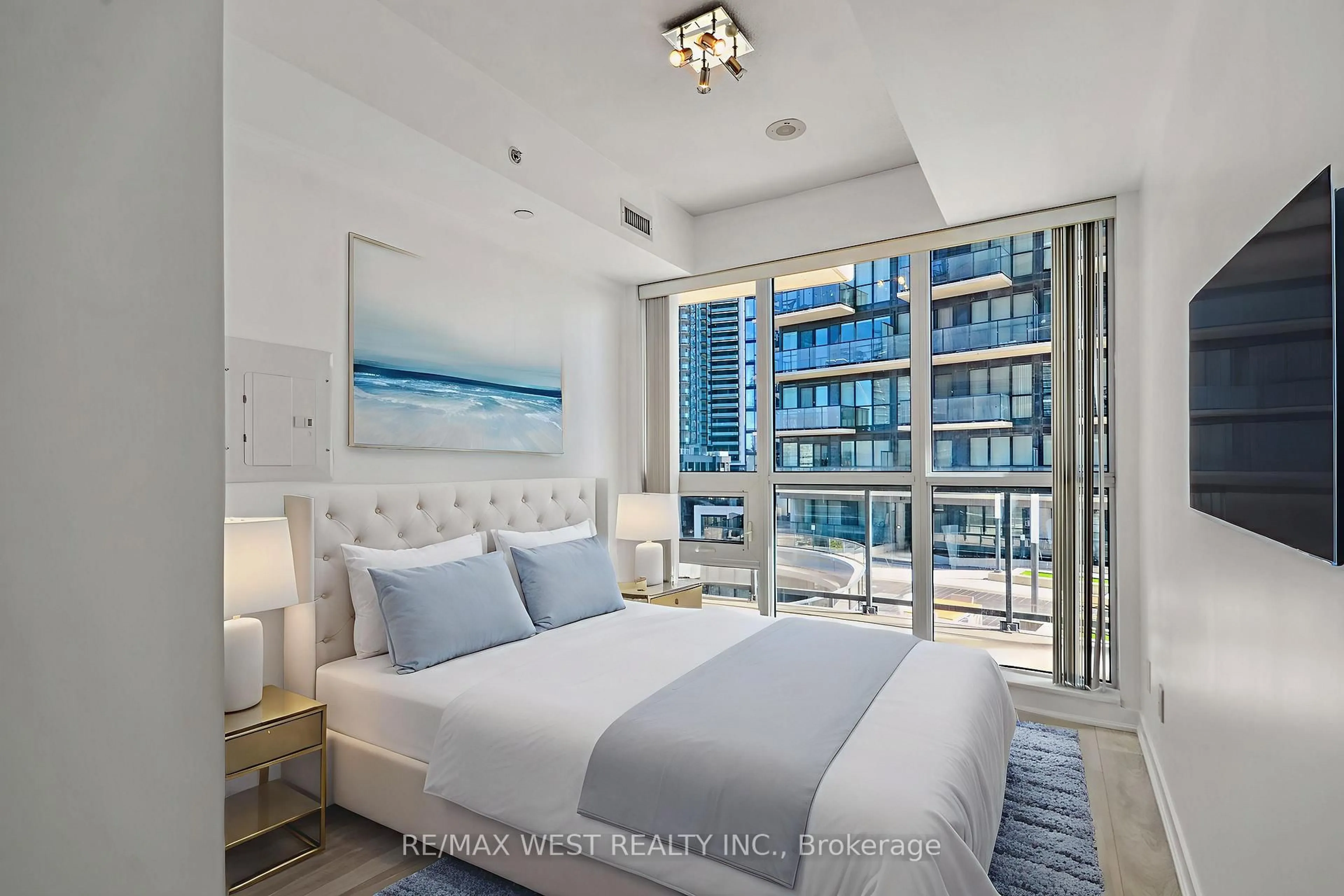 Bedroom with bed, unknown for 51 East Liberty St #607, Toronto Ontario M6K 3P8