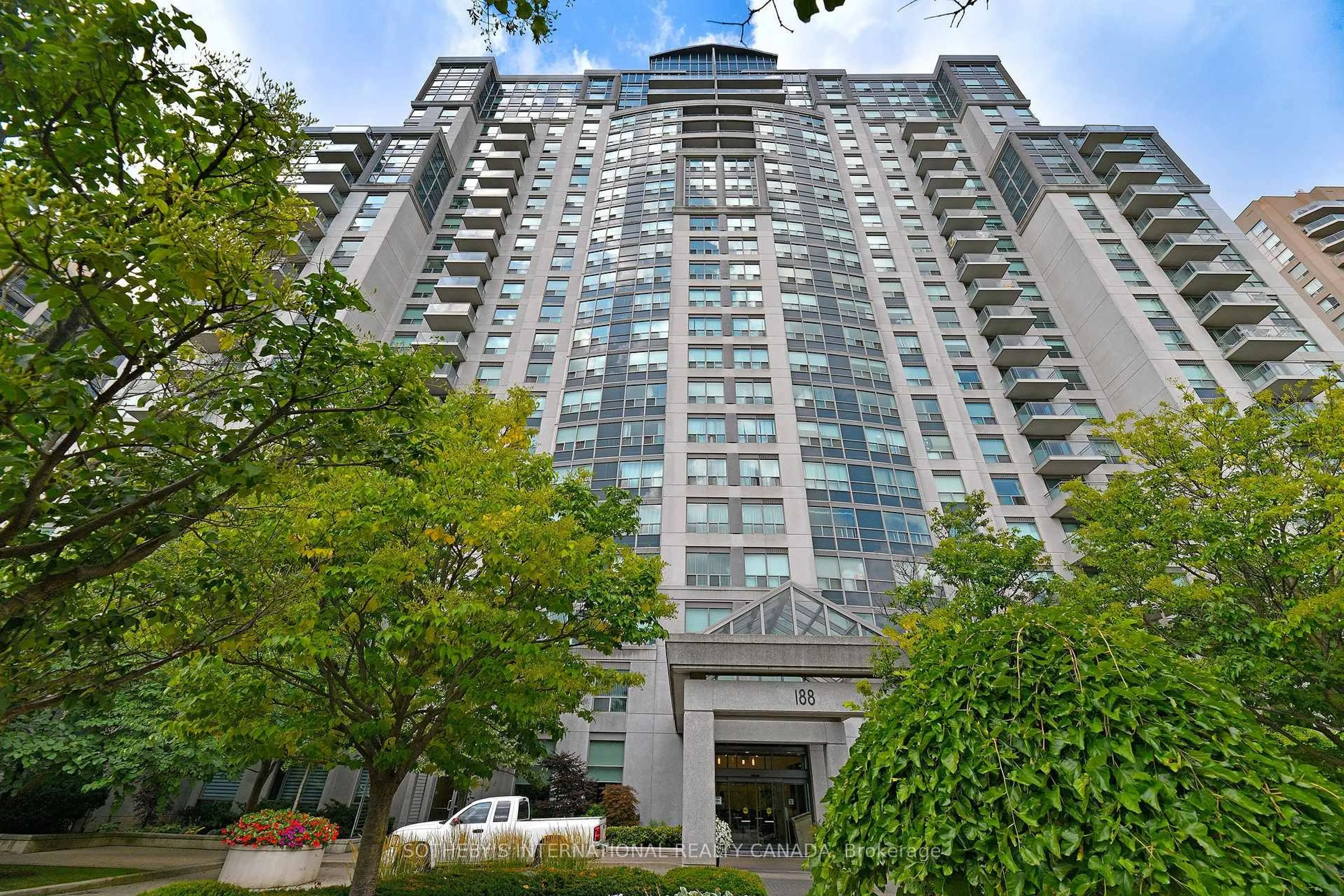 Indoor foyer for 188 Doris Ave #1704, Toronto Ontario M2N 6Z5