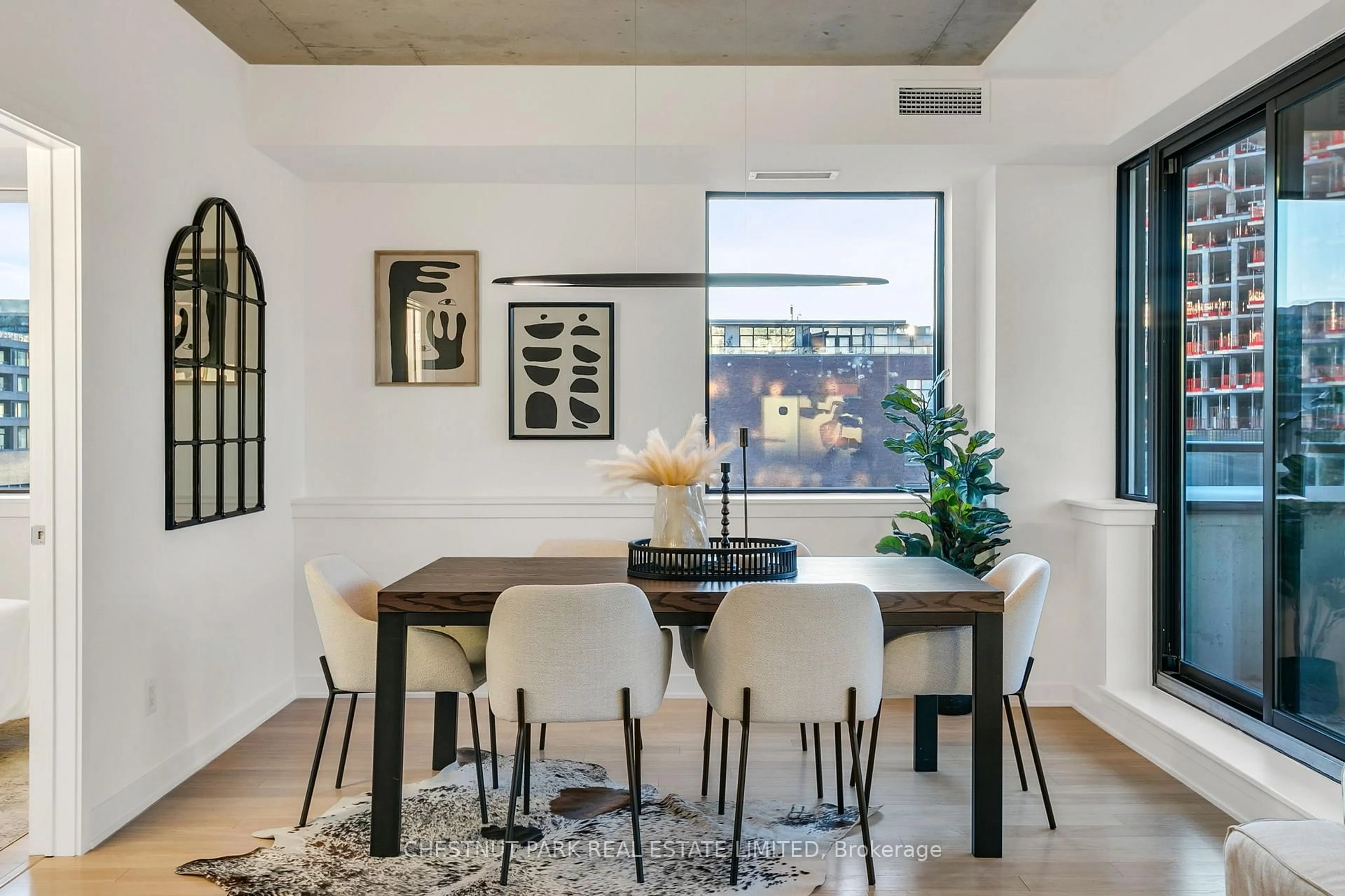 Dining room, unknown for 400 Wellington St #610, Toronto Ontario M5V 0B5