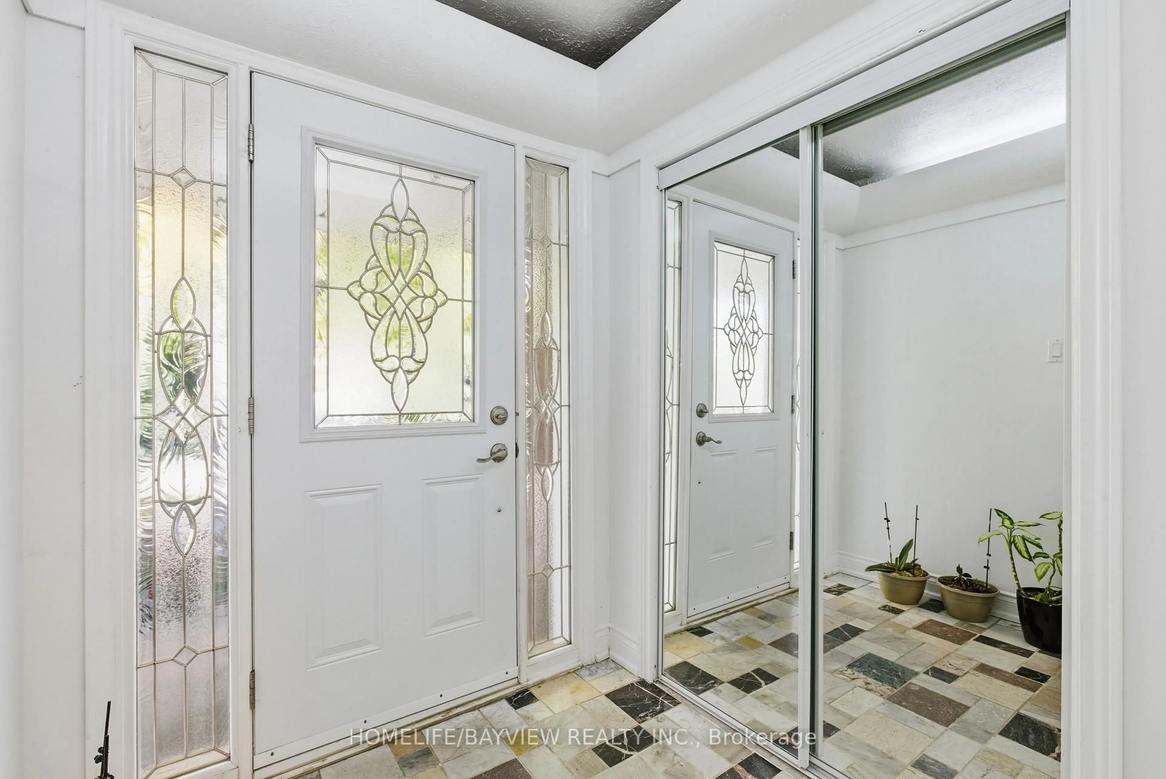 Indoor entryway for 42 Tollerton Ave, Toronto Ontario M2K 2H3