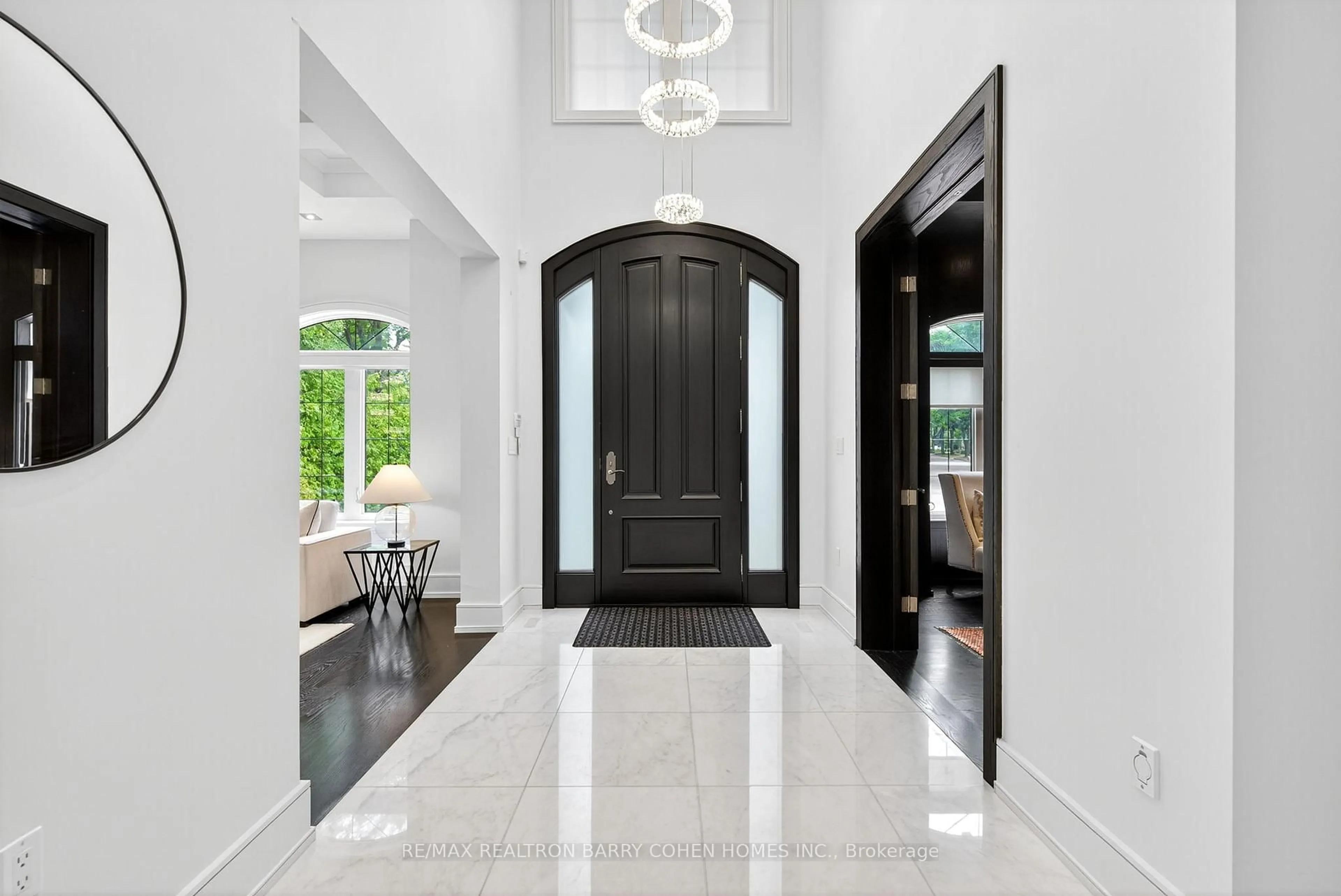 Indoor entryway for 29 Junewood Cres, Toronto Ontario M2L 2C3