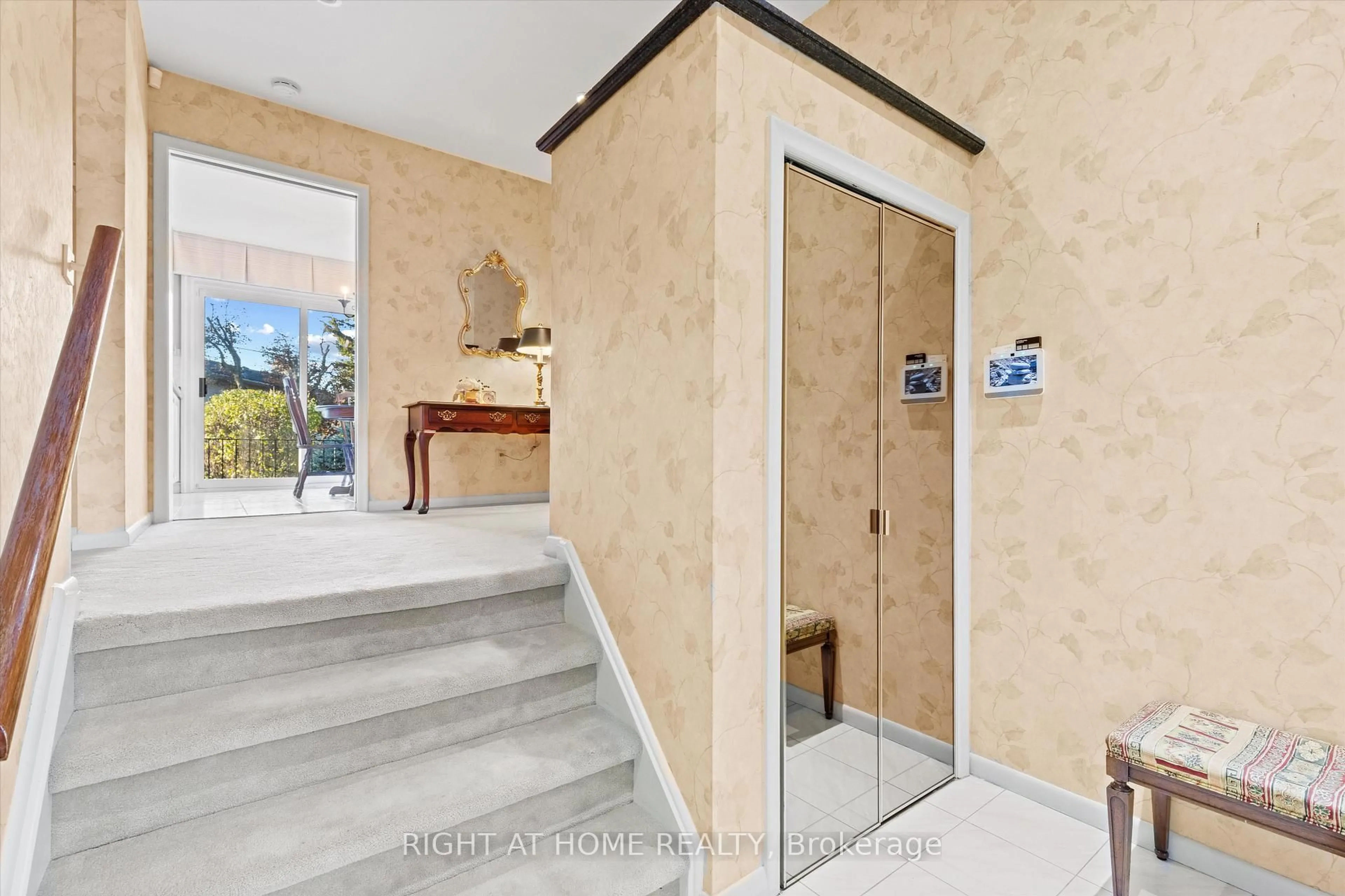 Unknown for 266 Newton Dr, Toronto Ontario M2M 2P6