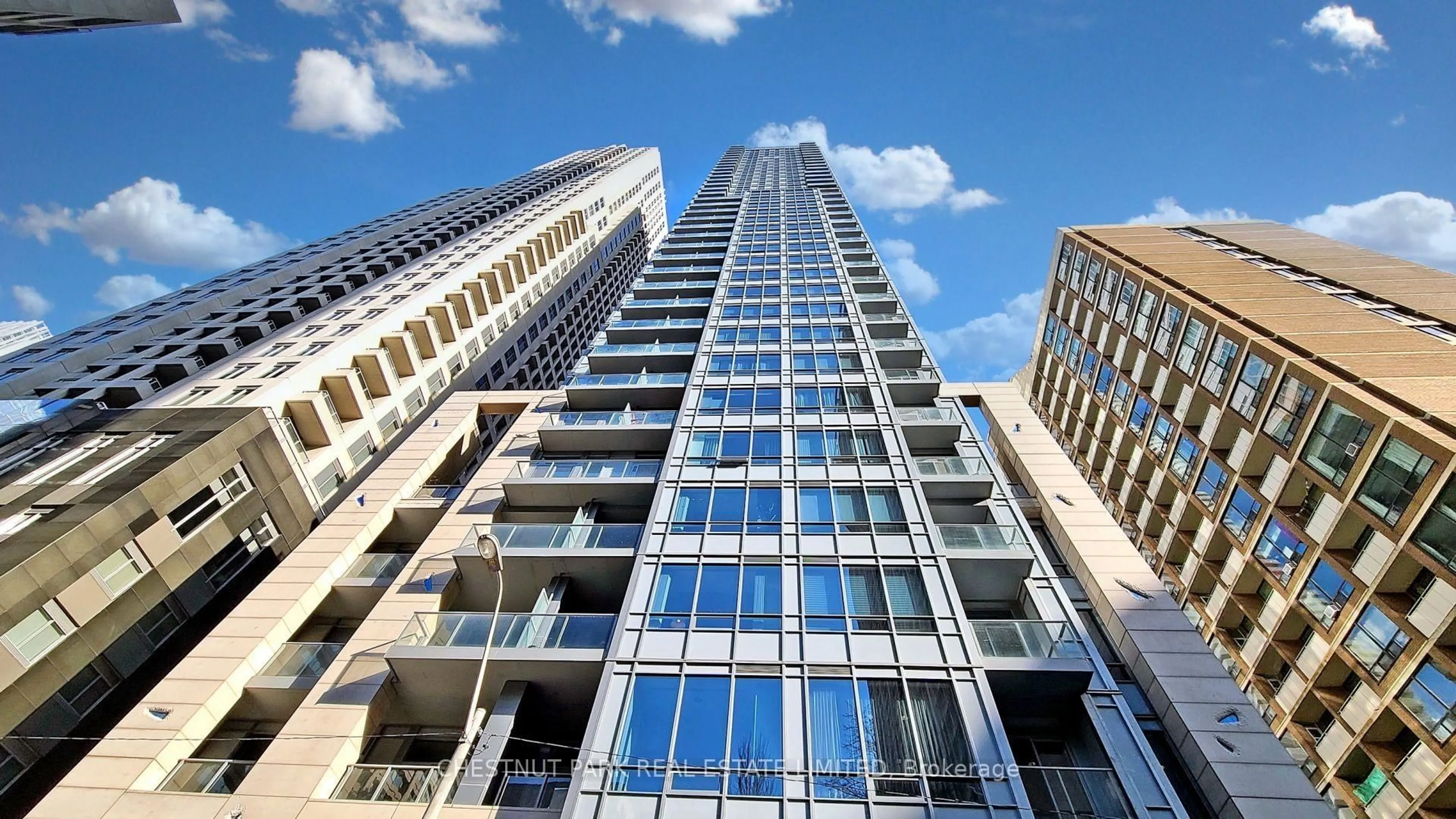 Unknown for 21 Balmuto St #1204, Toronto Ontario M4G 1S5