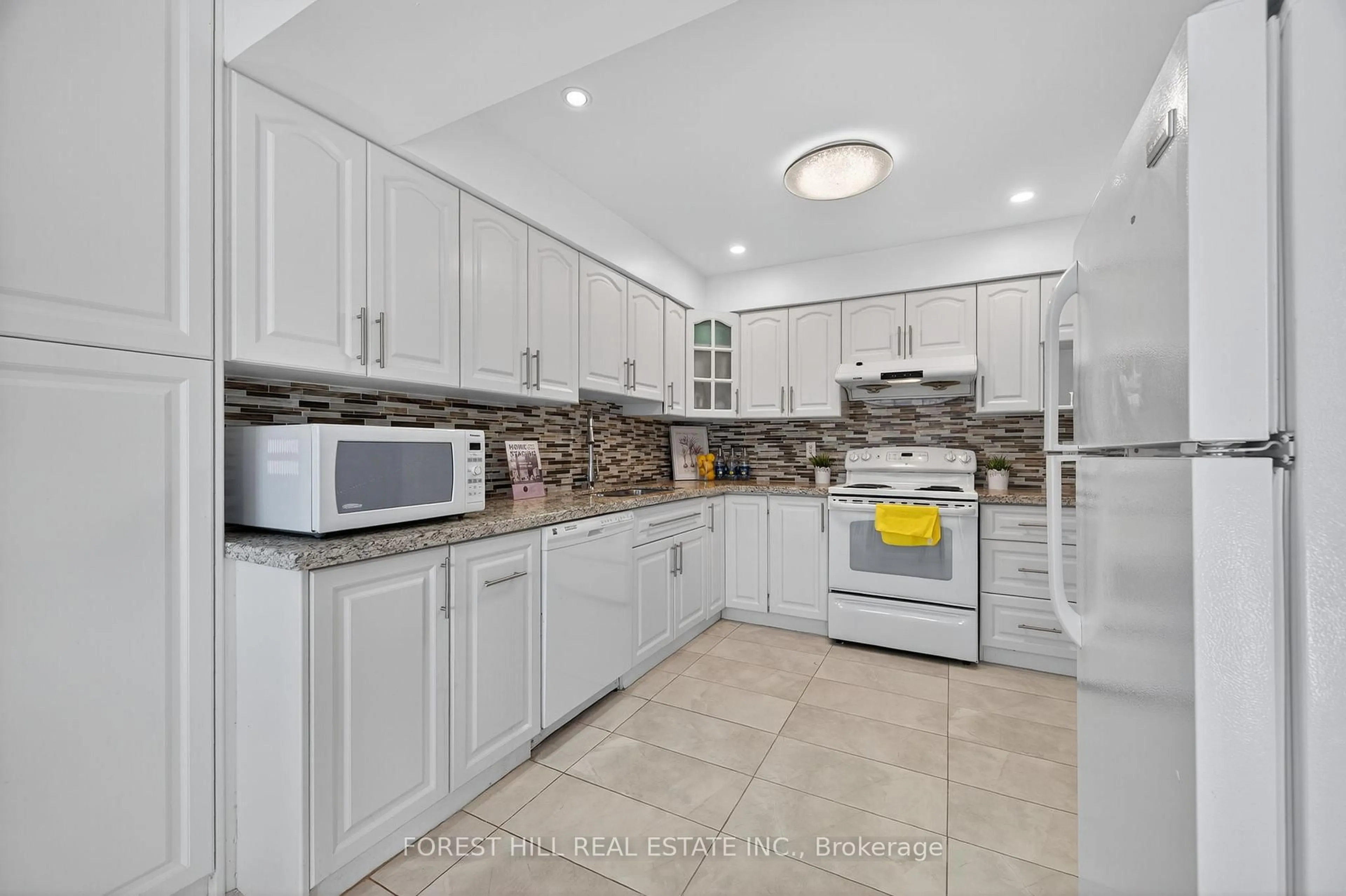 Unknown for 38 Carnival Crt, Toronto Ontario M2R 3T8