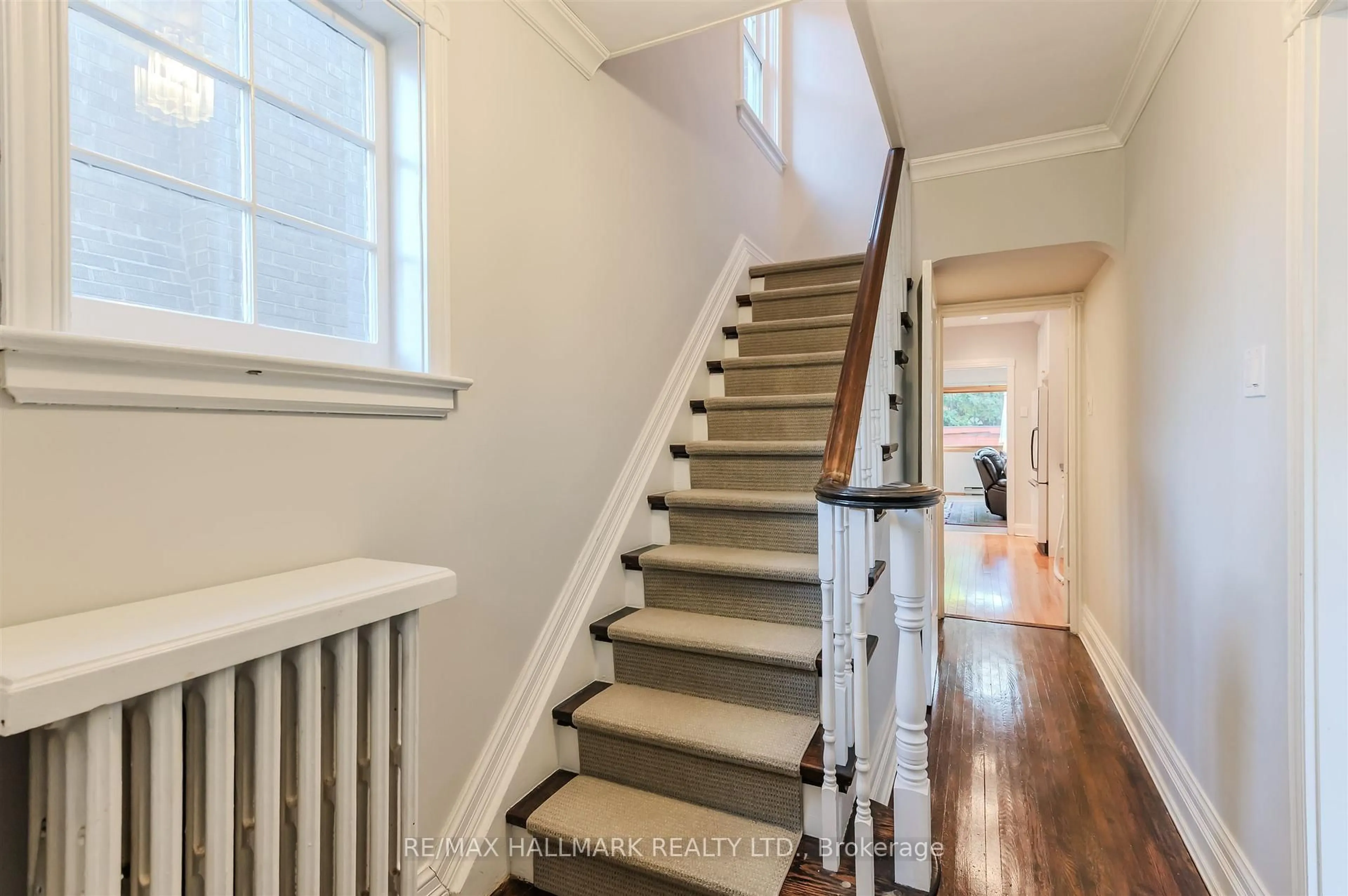 Stairs for 79 Parkhurst Blvd, Toronto Ontario M4G 2E4