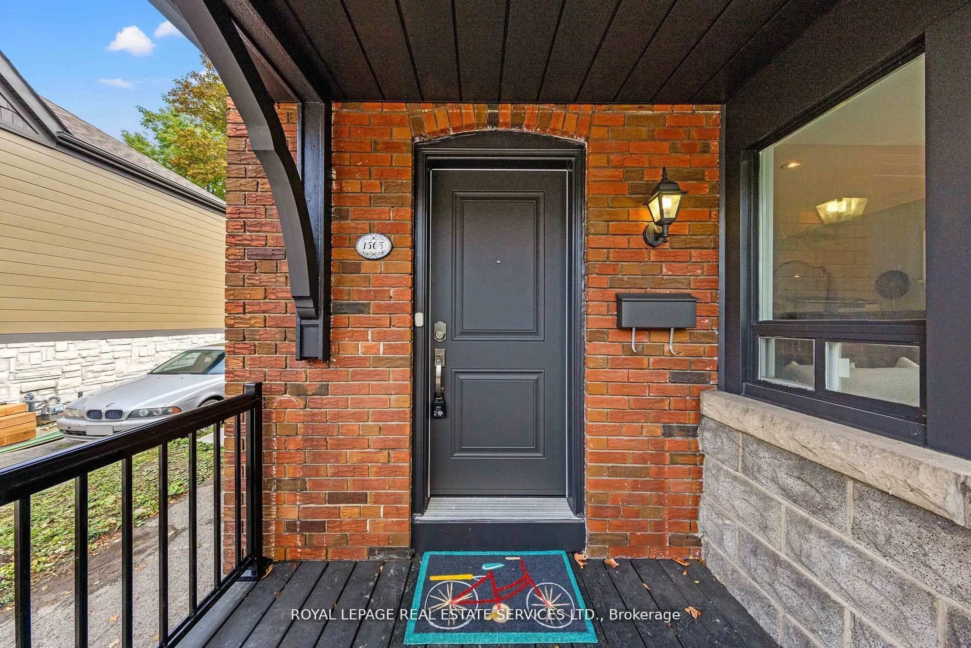 Indoor entryway for 1565 Mount Pleasant Rd, Toronto Ontario M4N 2V4