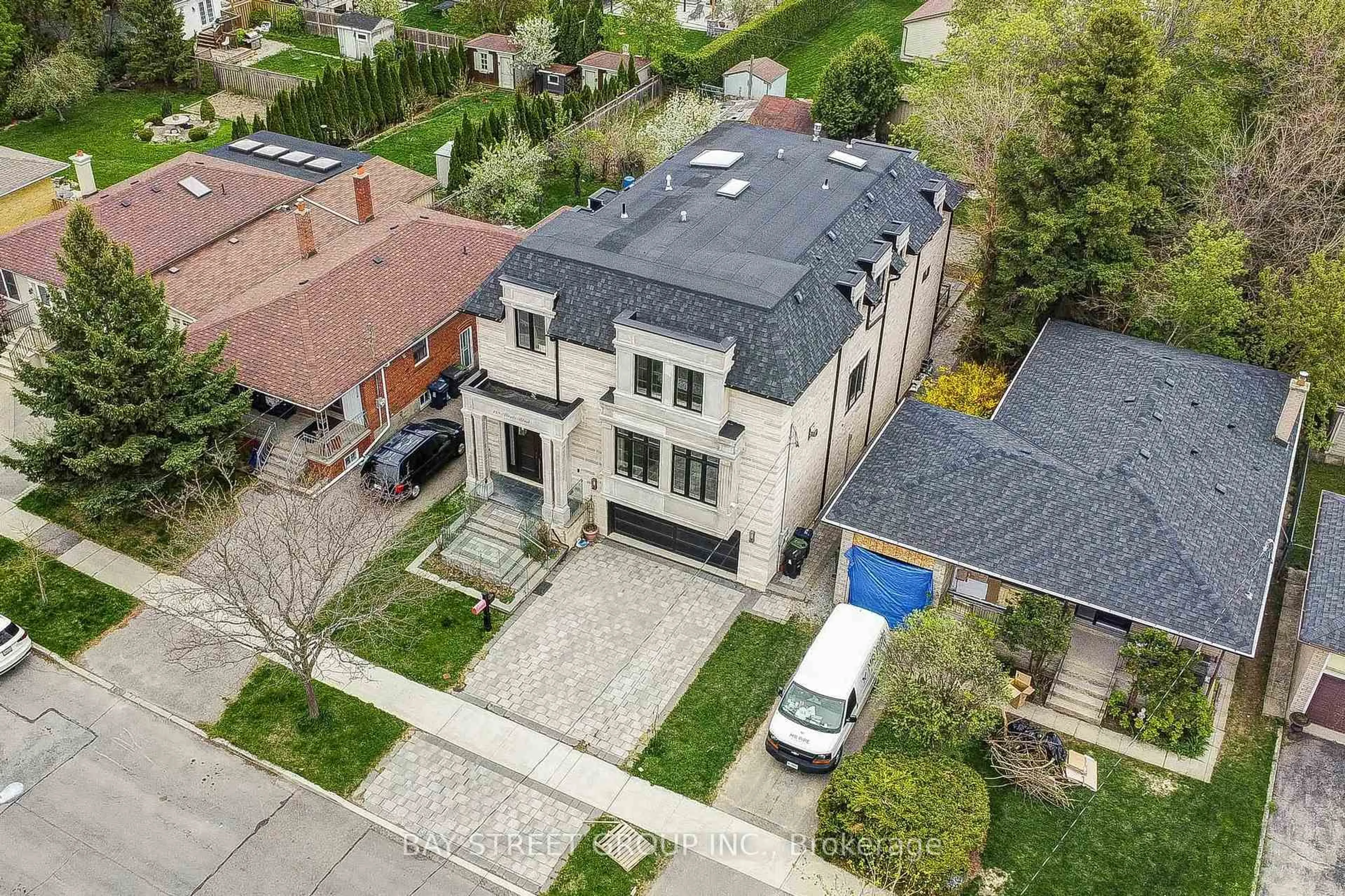 A pic from outside/outdoor area/front of a property/back of a property/a pic from drone, street for 149 Alexis Blvd, Toronto Ontario M3H 2R1