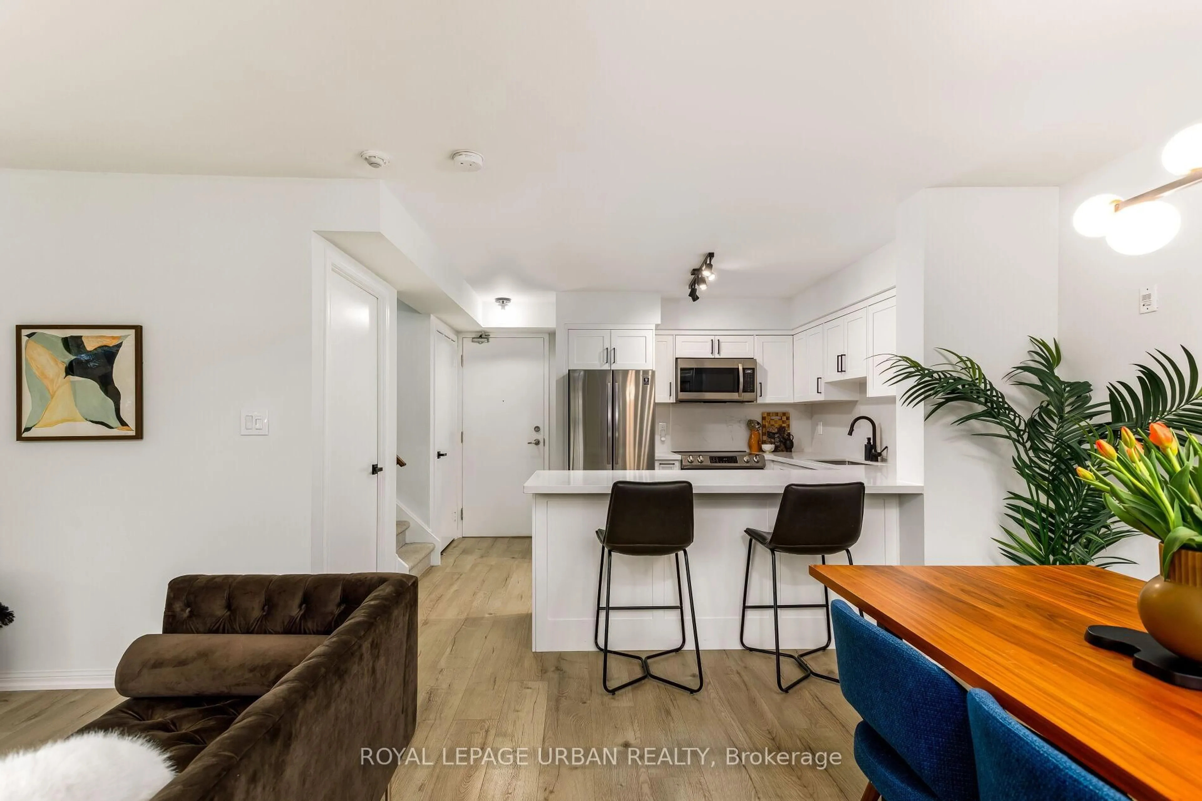 Open concept kitchen, unknown for 39 Shank St #319, Toronto Ontario M6J 3X3