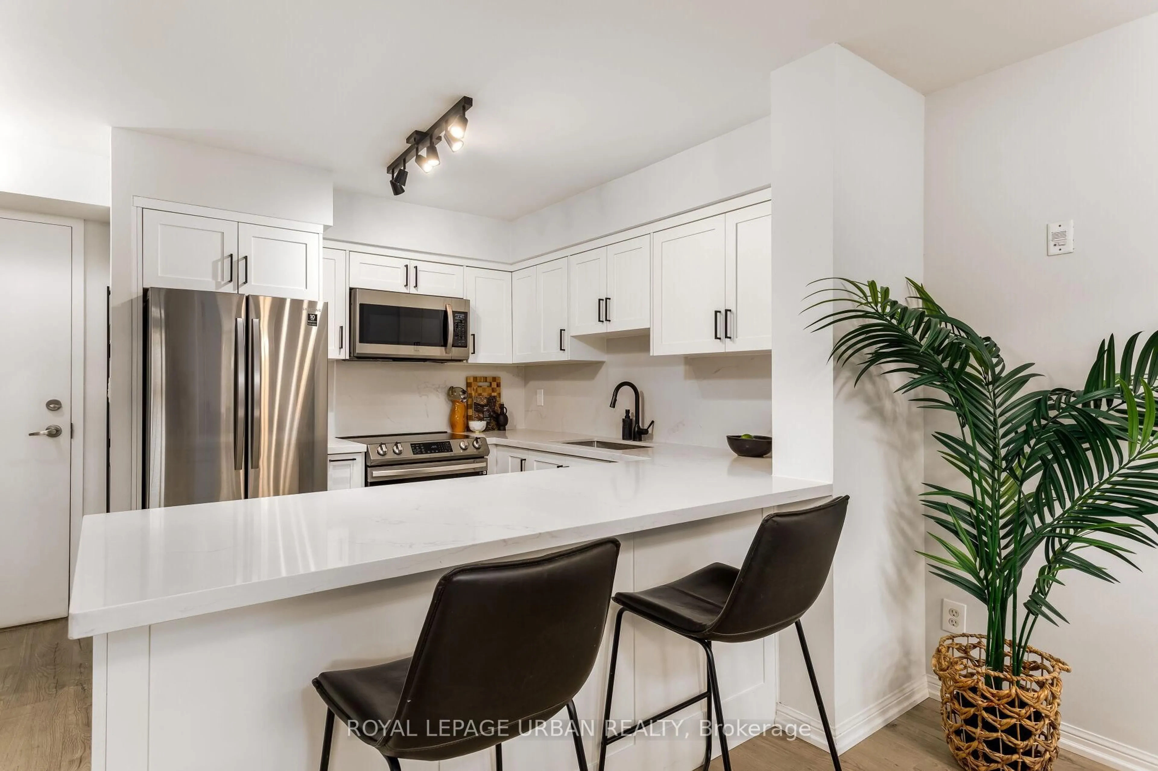 Open concept kitchen, unknown for 39 Shank St #319, Toronto Ontario M6J 3X3