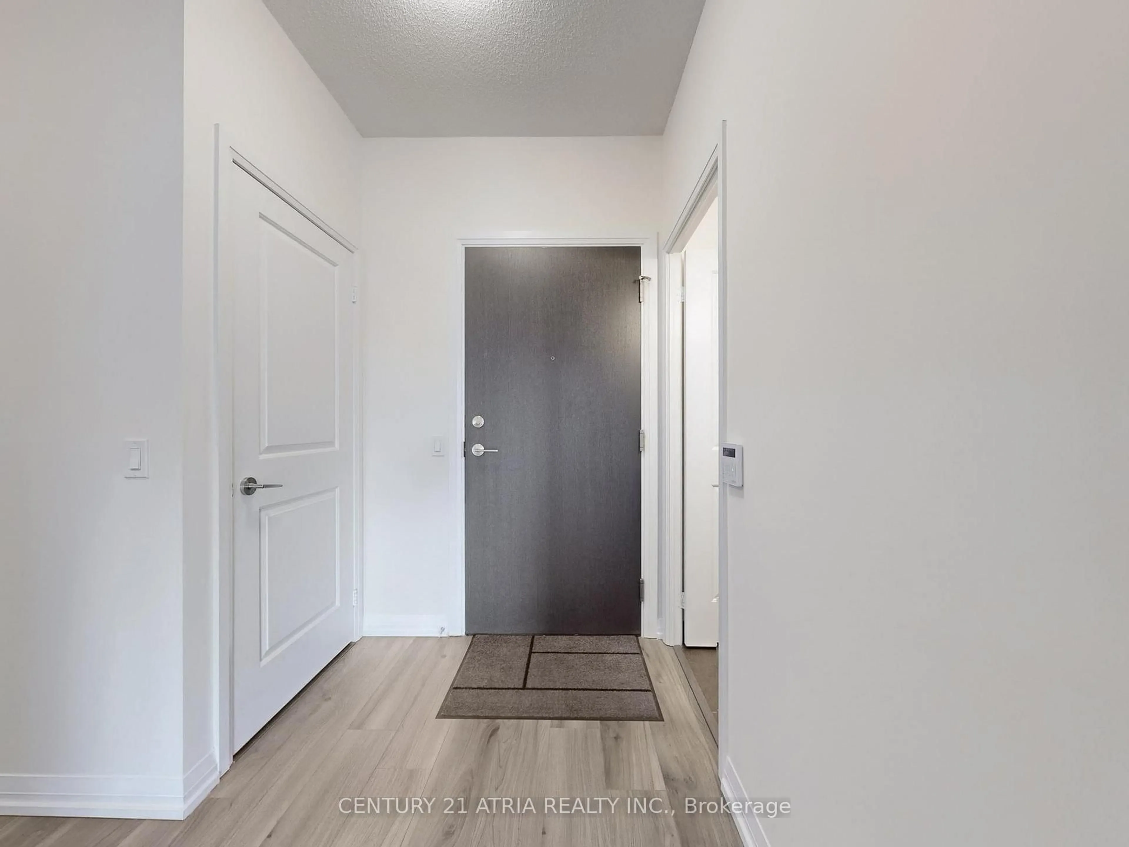 Indoor entryway for 60 Ann O'Reilly Rd #466, Toronto Ontario M2J 0C8