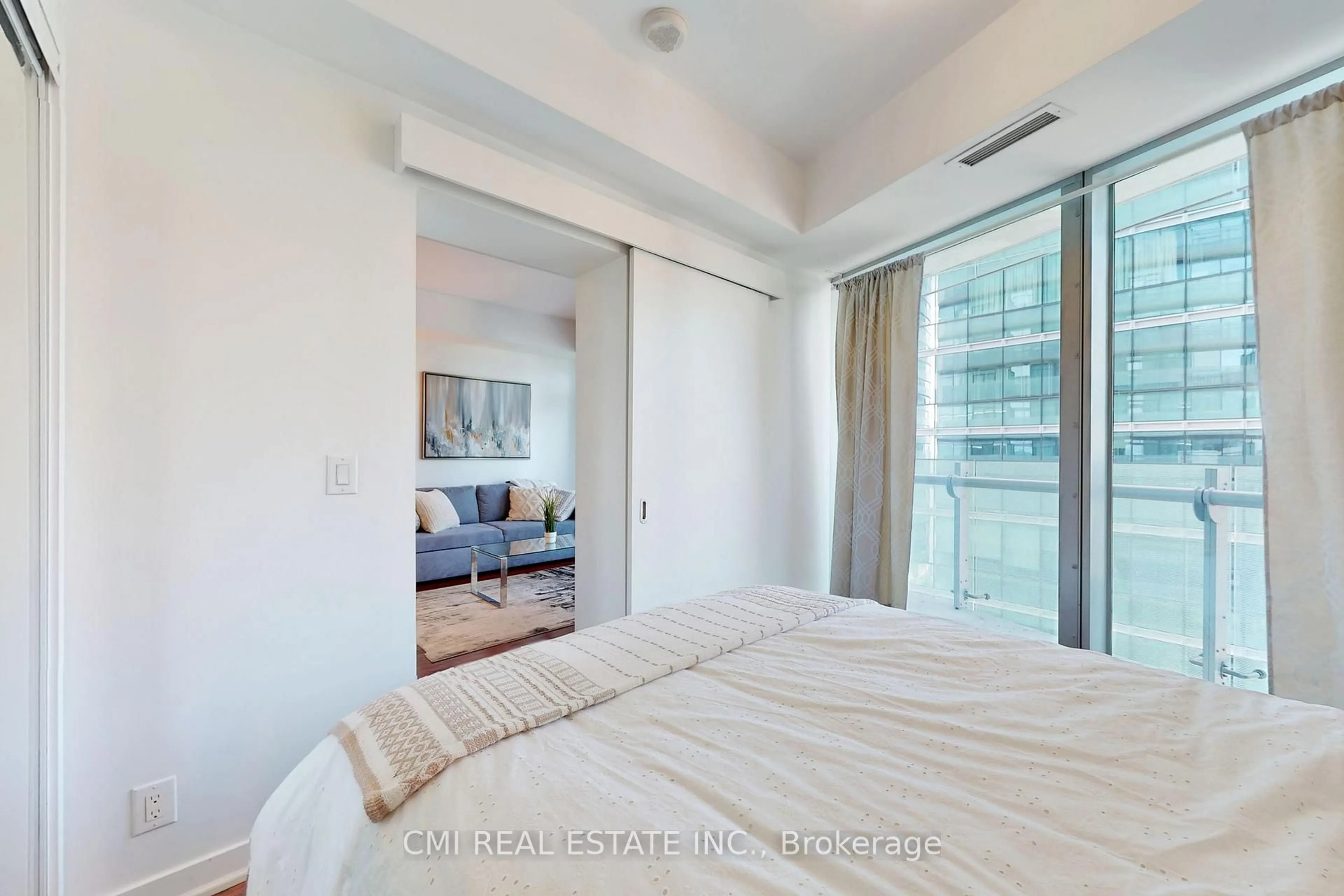 Bedroom with bed, unknown for 14 York St #3610, Toronto Ontario M5J 2Z2